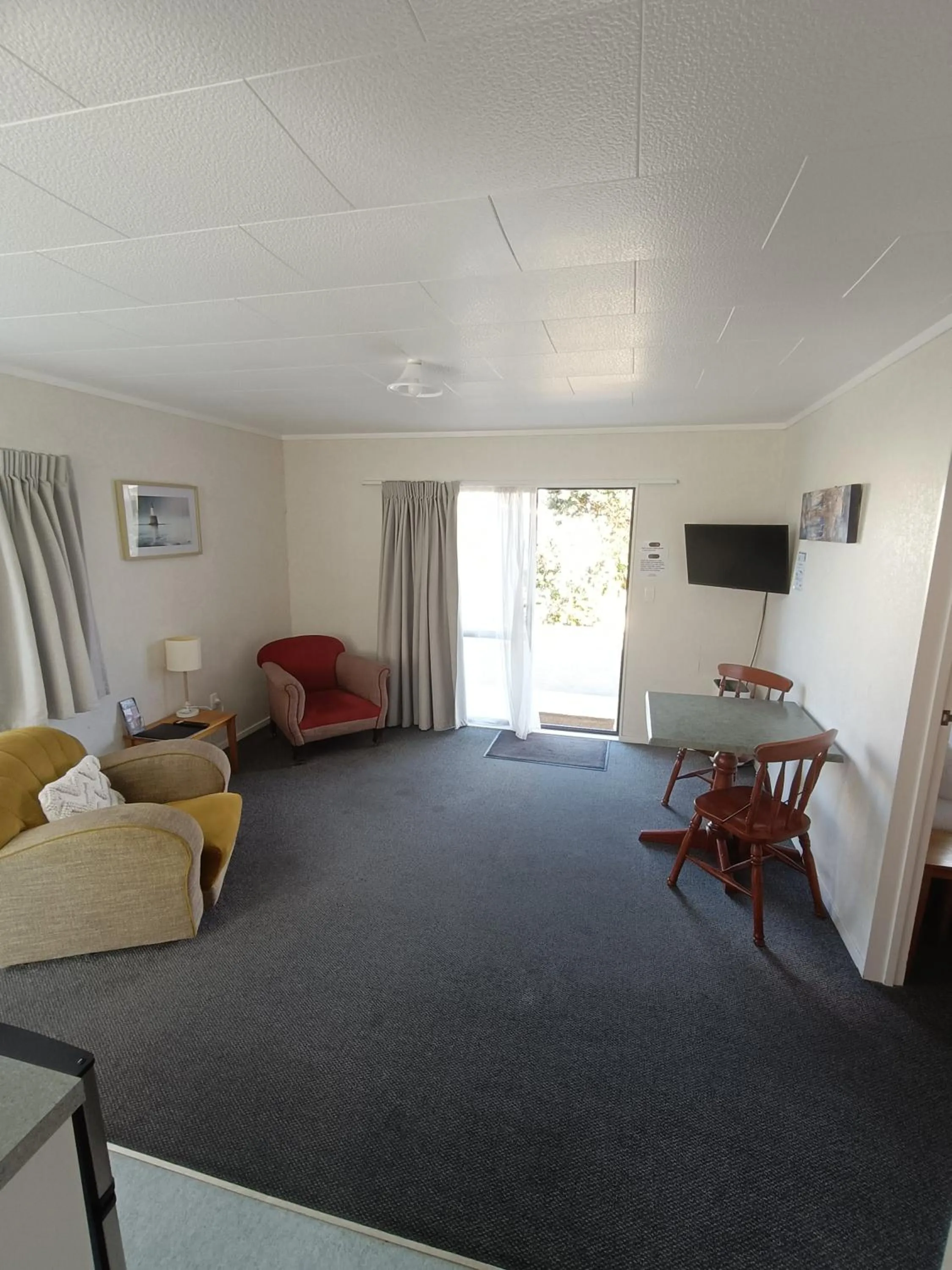 Living room in Opononi Lighthouse Motel