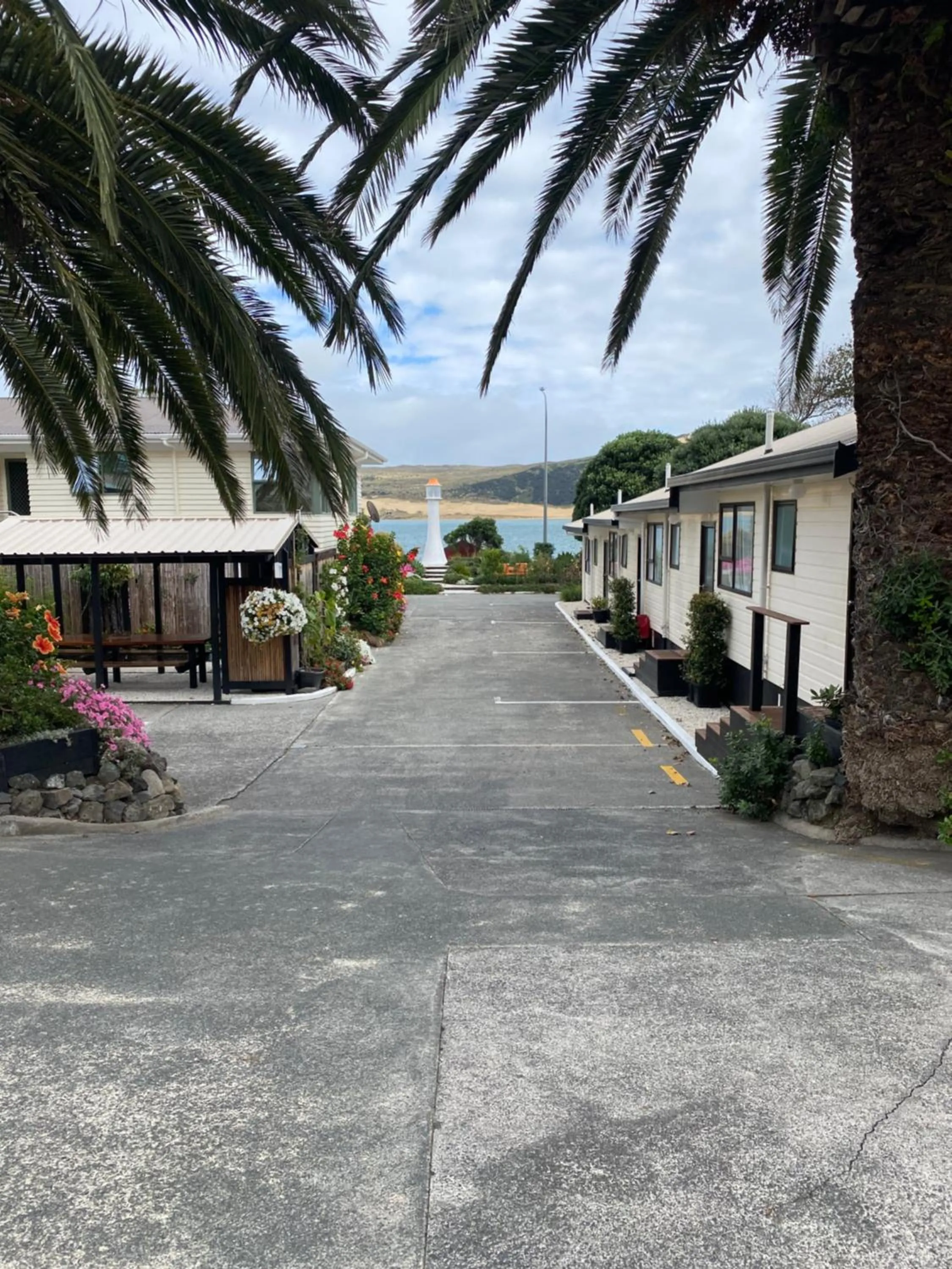 Parking in Opononi Lighthouse Motel