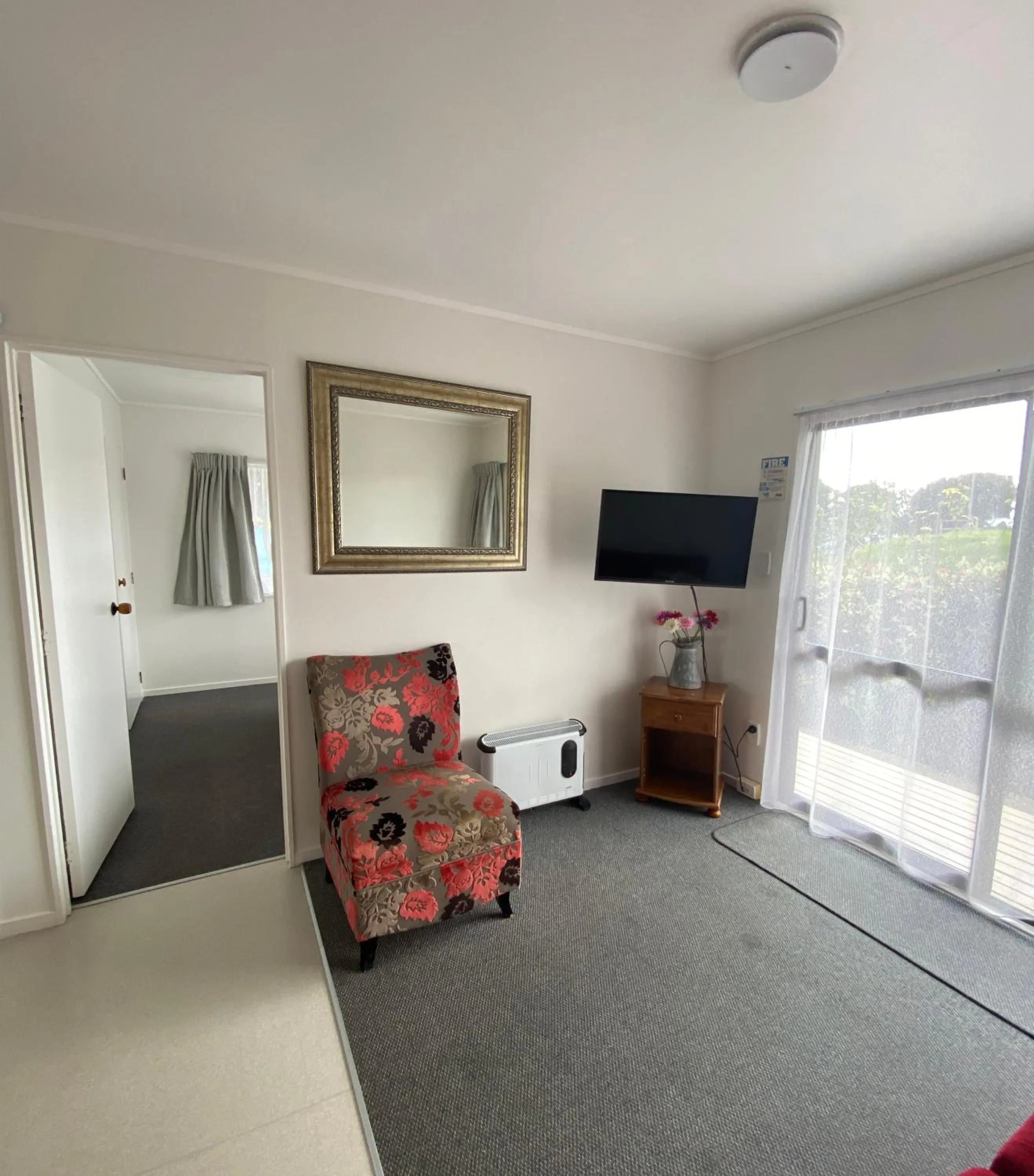 Living room in Opononi Lighthouse Motel