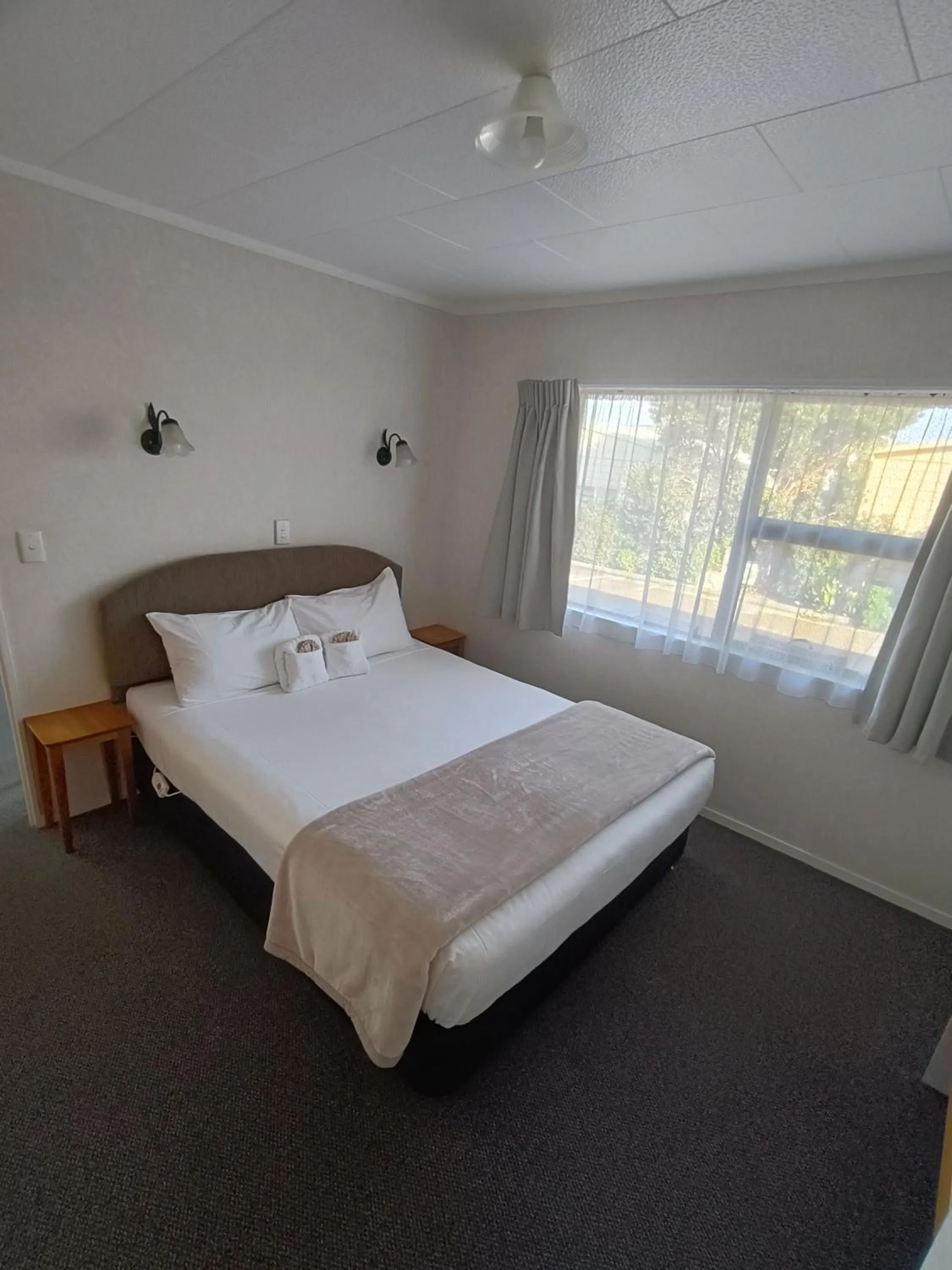 Bedroom, Bed in Opononi Lighthouse Motel