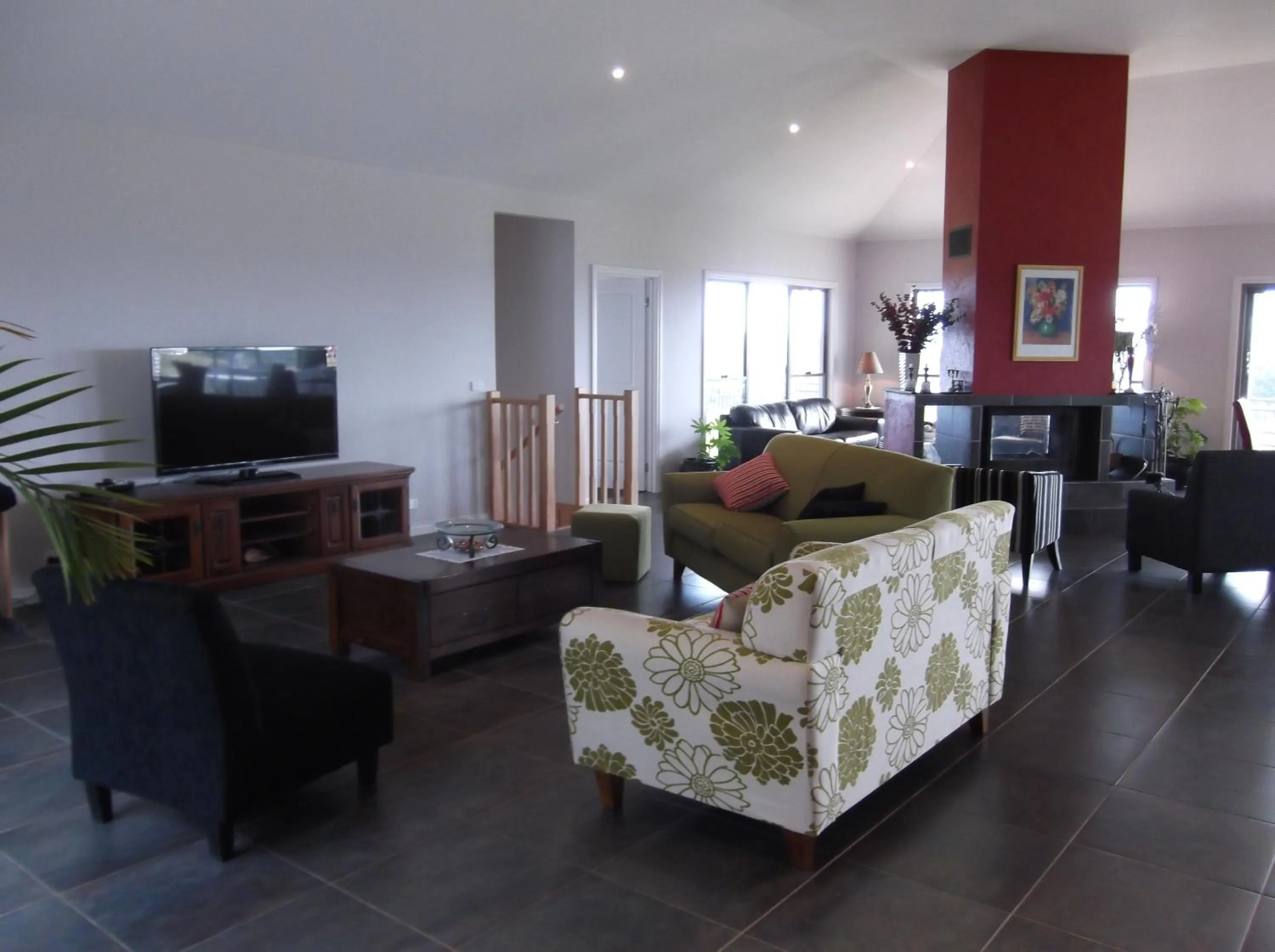 Living room in Swan Lake Guest House