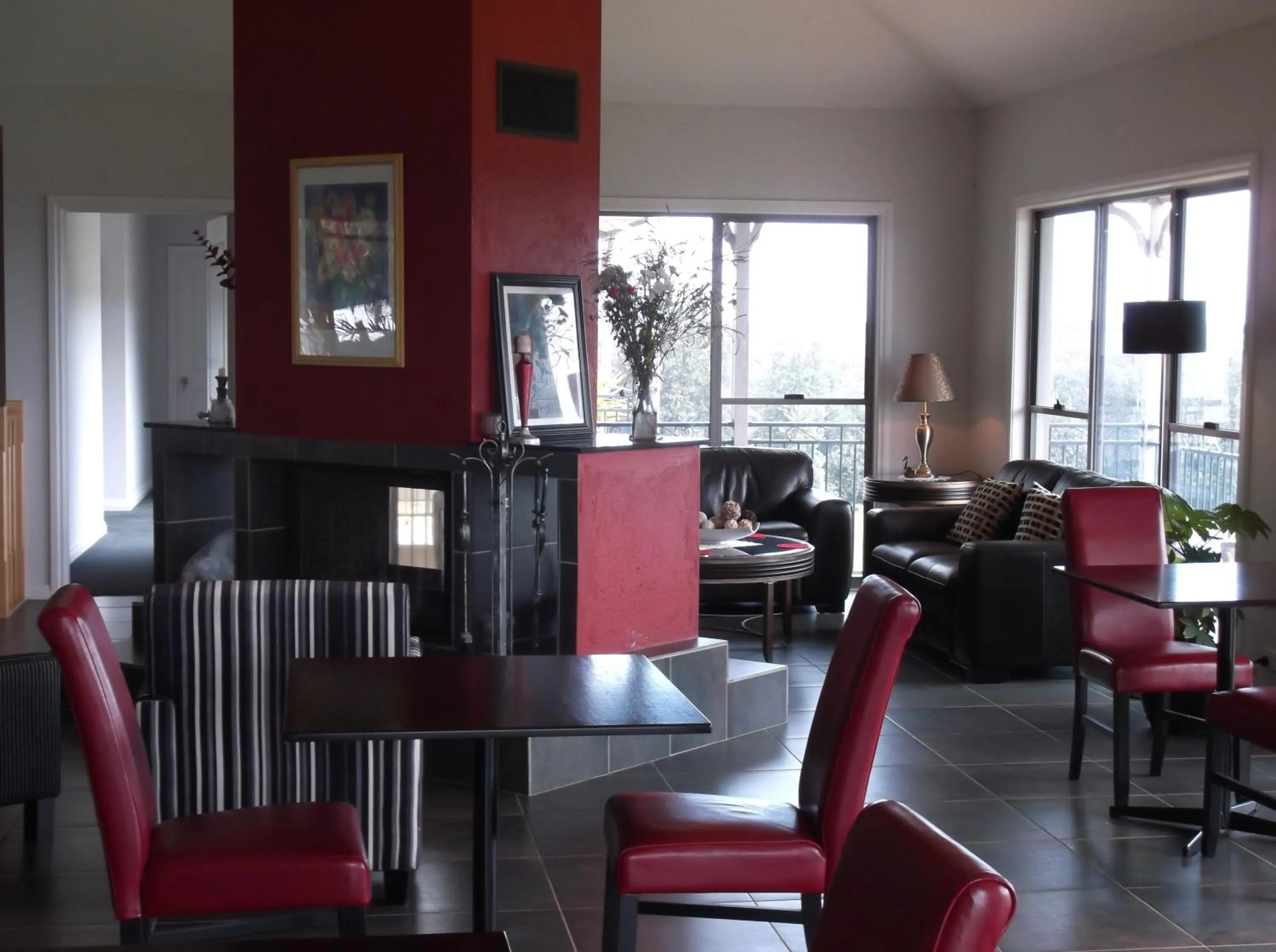 Restaurant/places to eat in Swan Lake Guest House