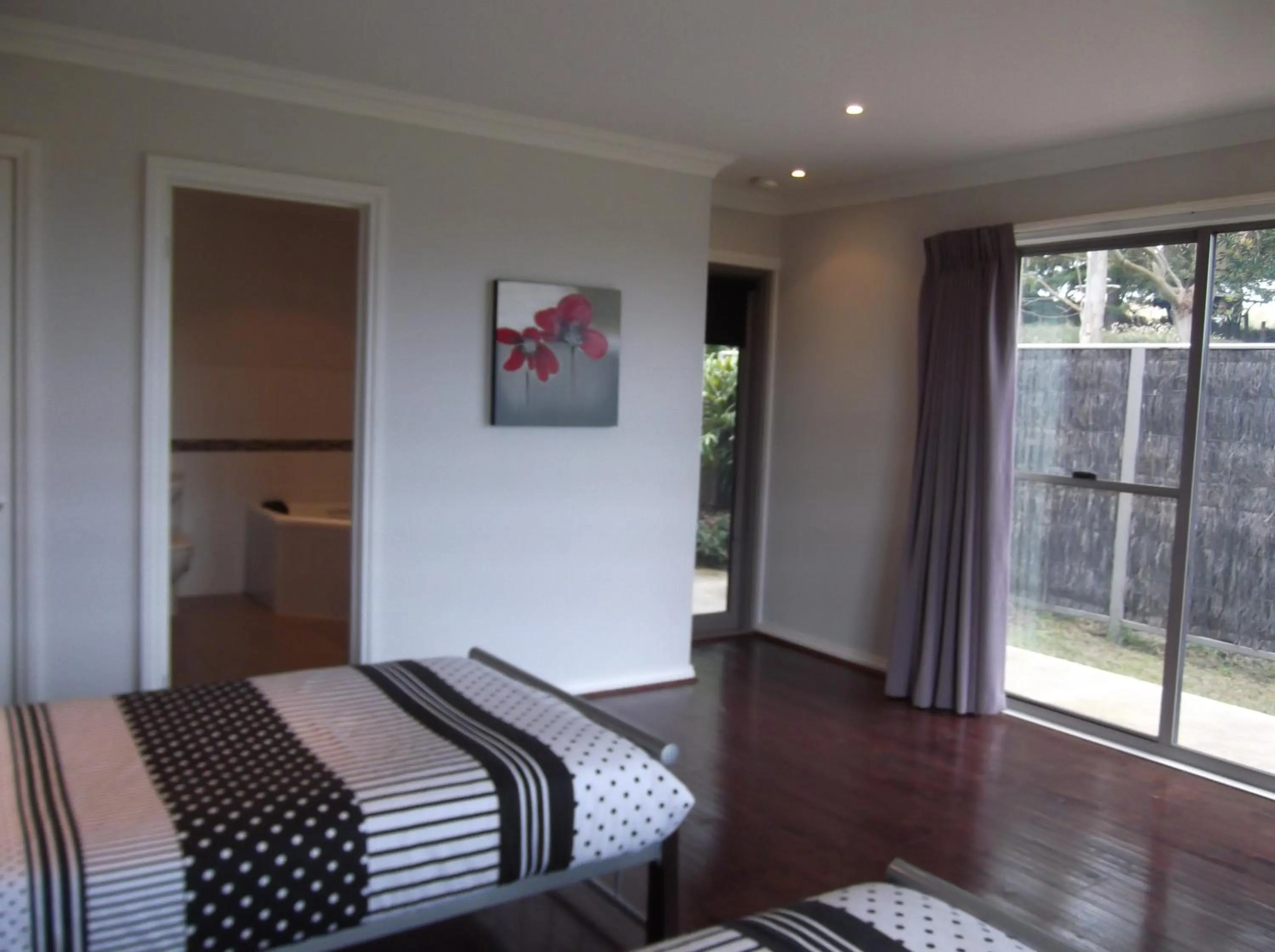 Photo of the whole room, Bed in Swan Lake Guest House