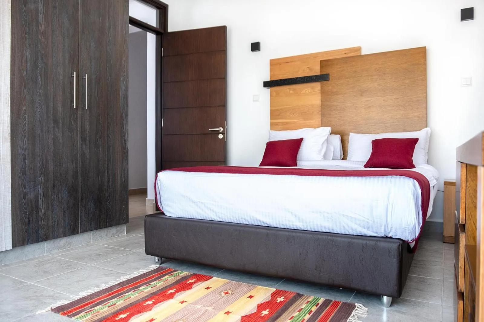 Bed in L'Aziz Suites - Near Aga Khan Hospital