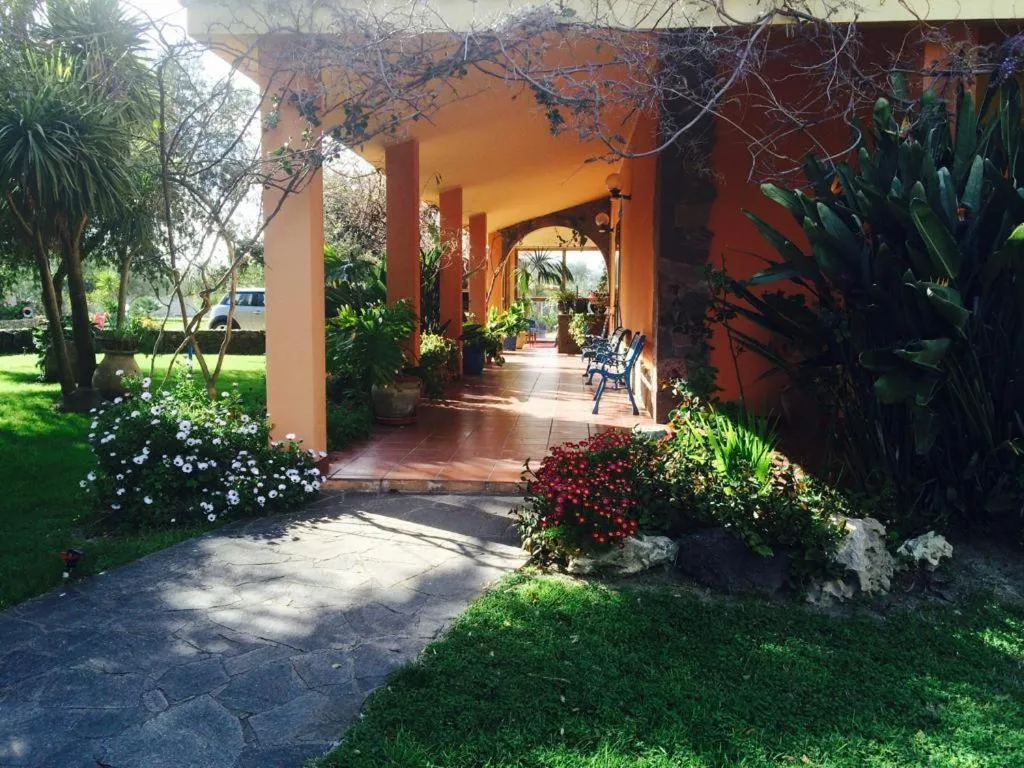 Property building in Il Bouganville