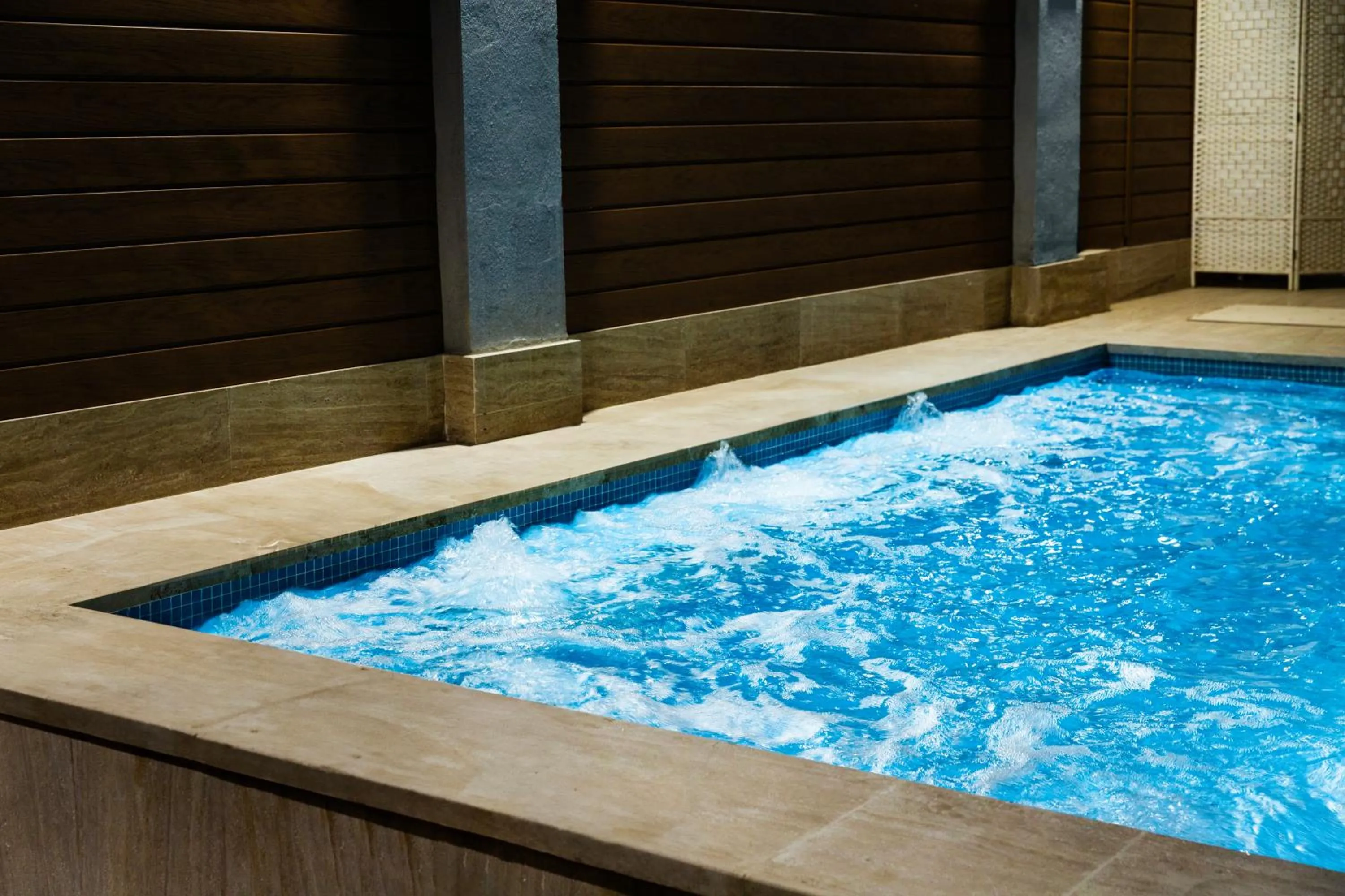 Swimming pool in Hotel Sapphire Bakuriani