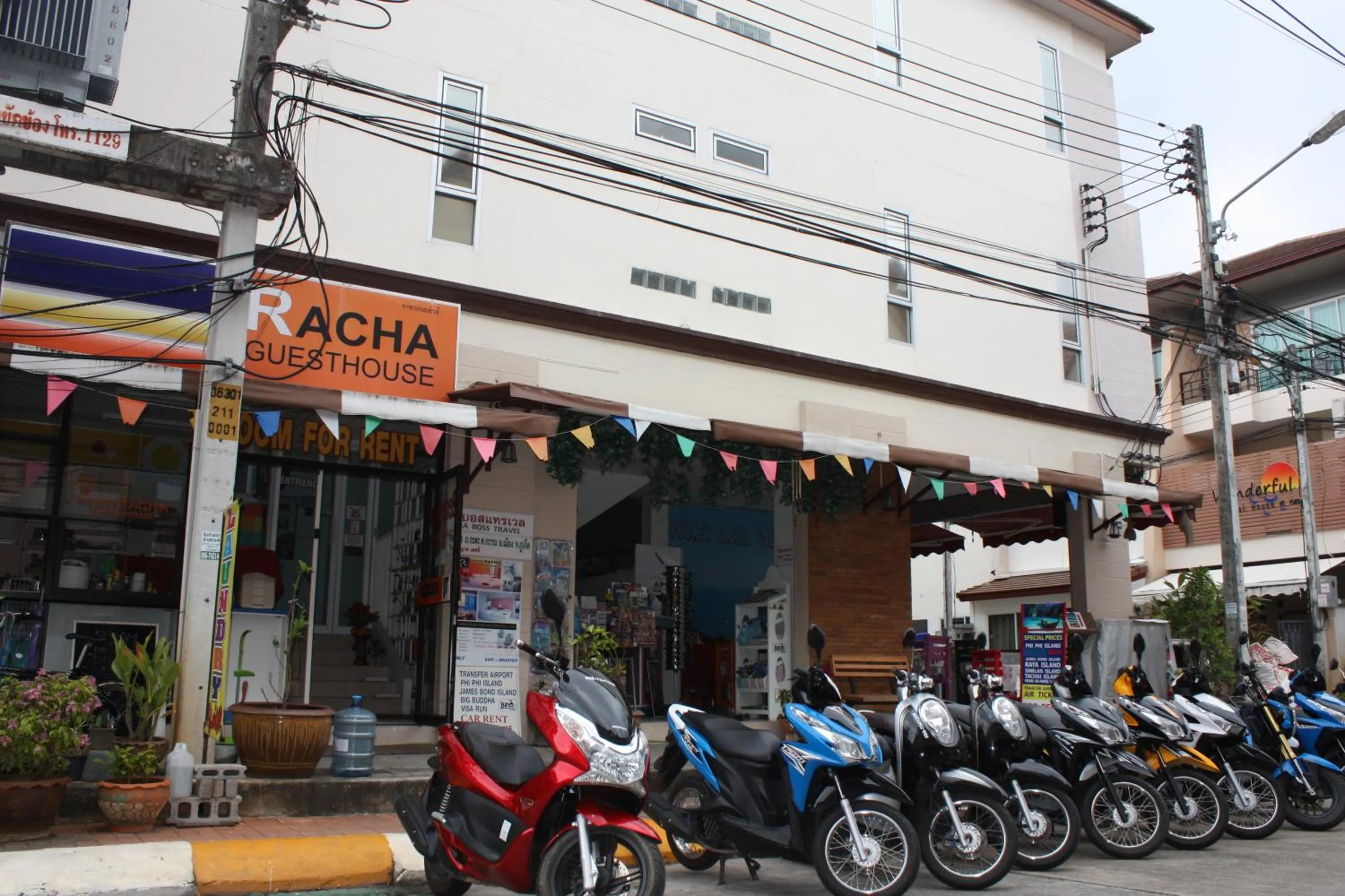 Property building in Phuket Racha Kata Homestay