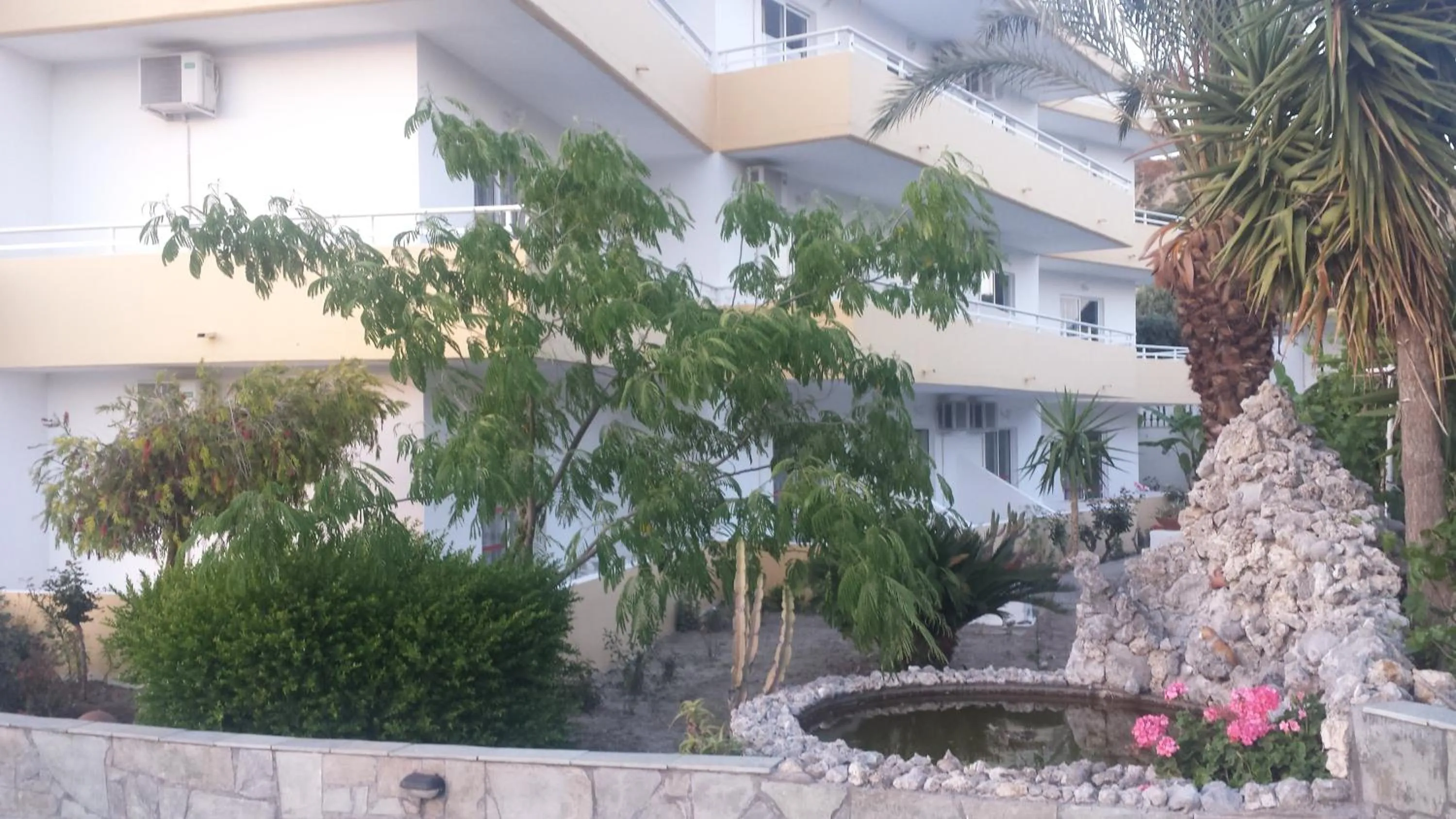 Facade/entrance in Summer Days