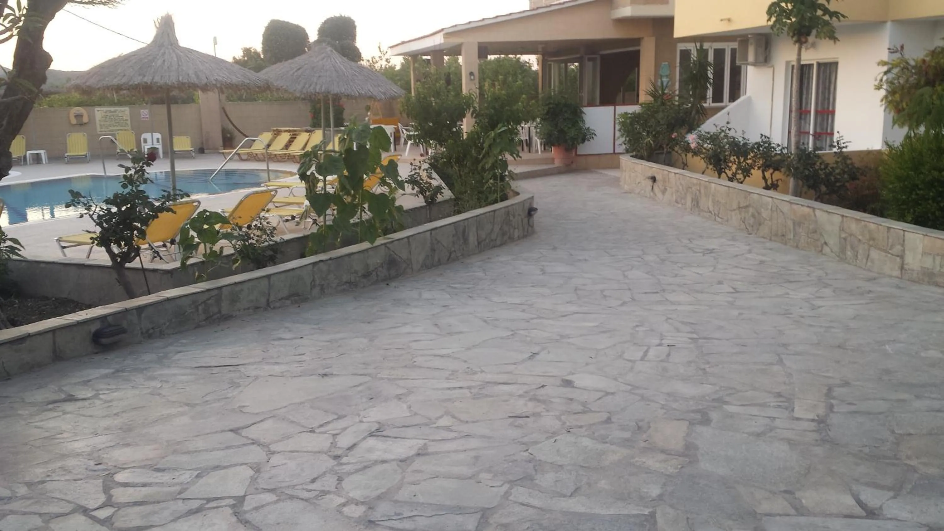 Facade/entrance in Summer Days