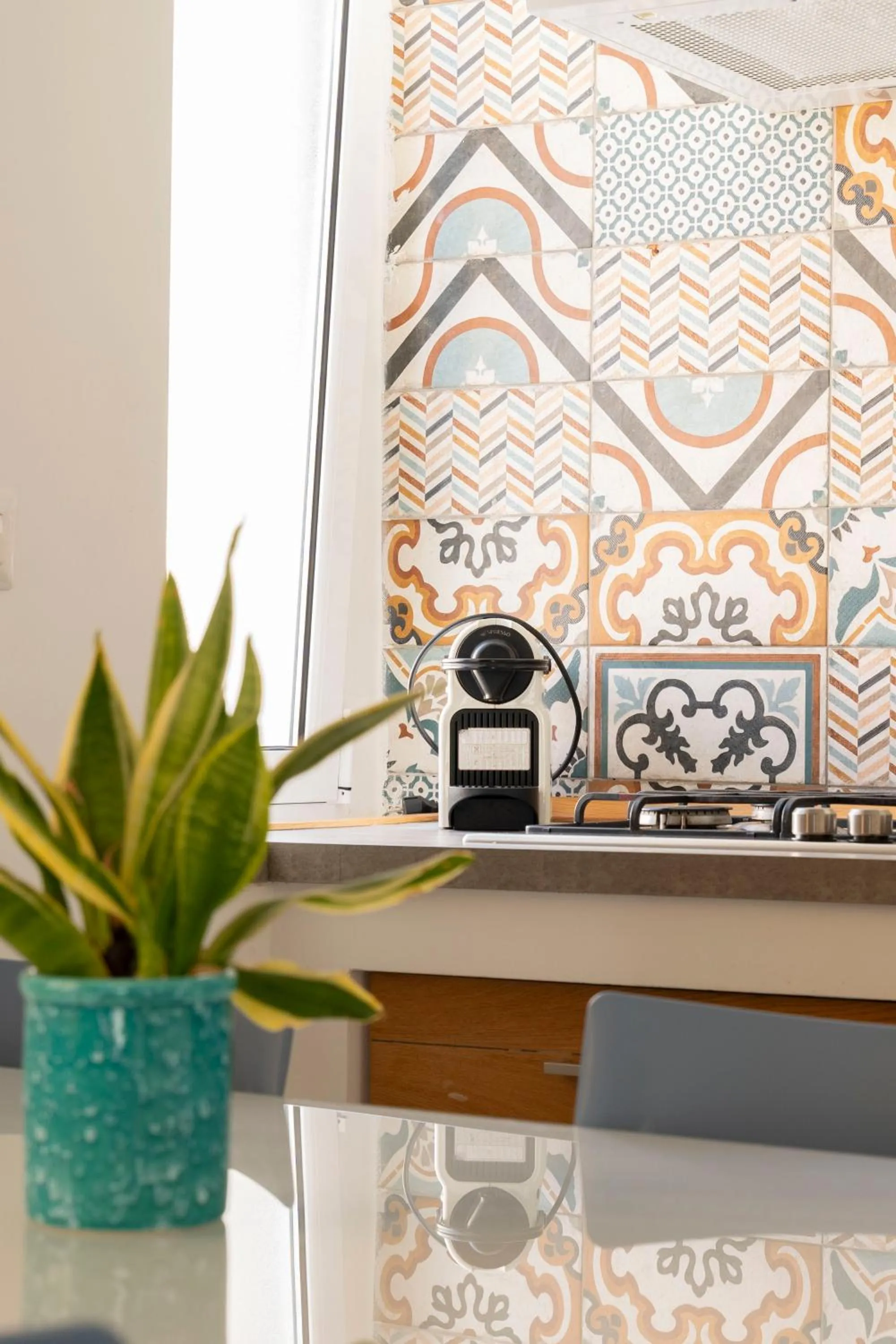 Kitchen or kitchenette in La Via del Mare