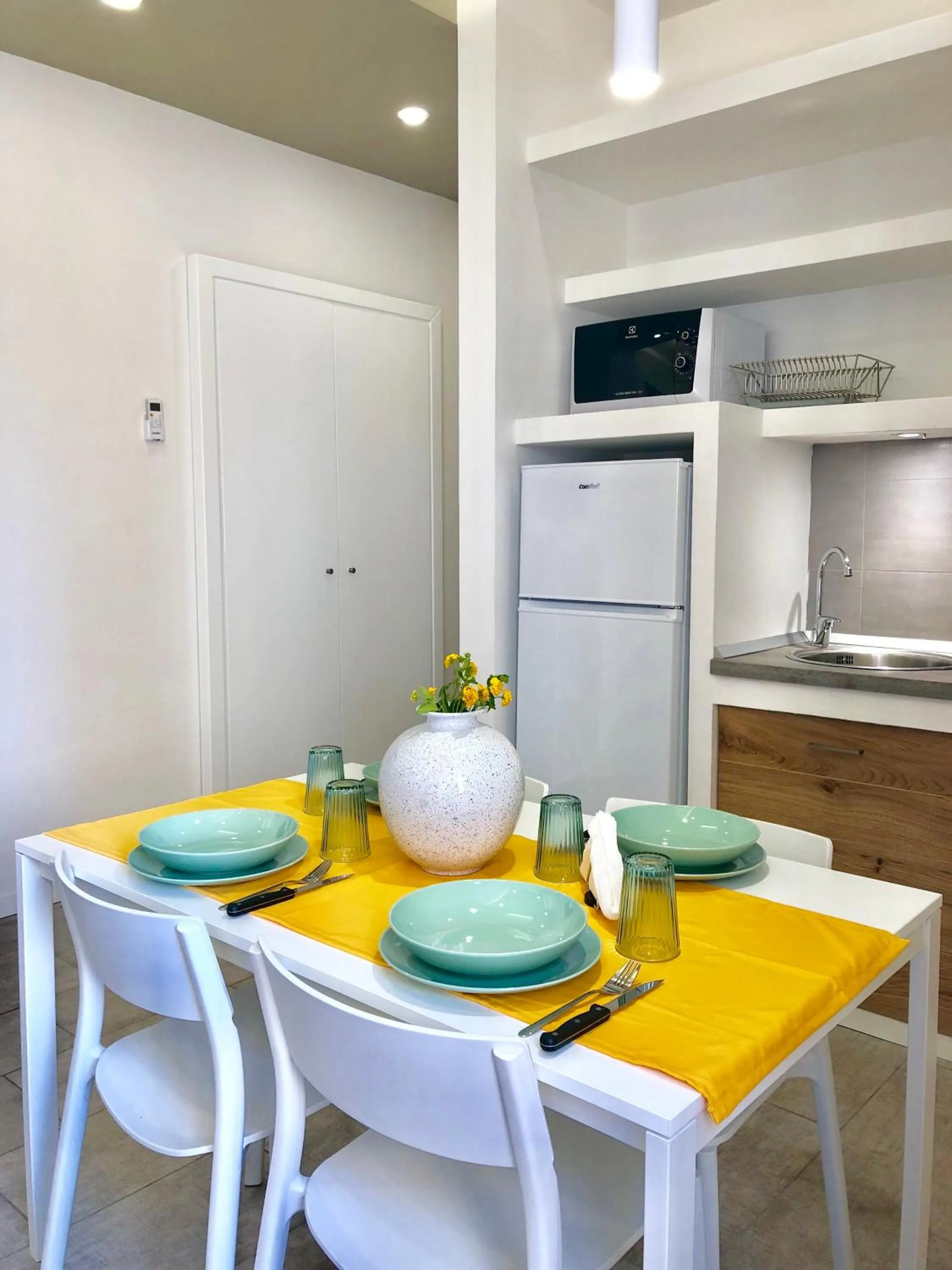 Dining area in La Via del Mare