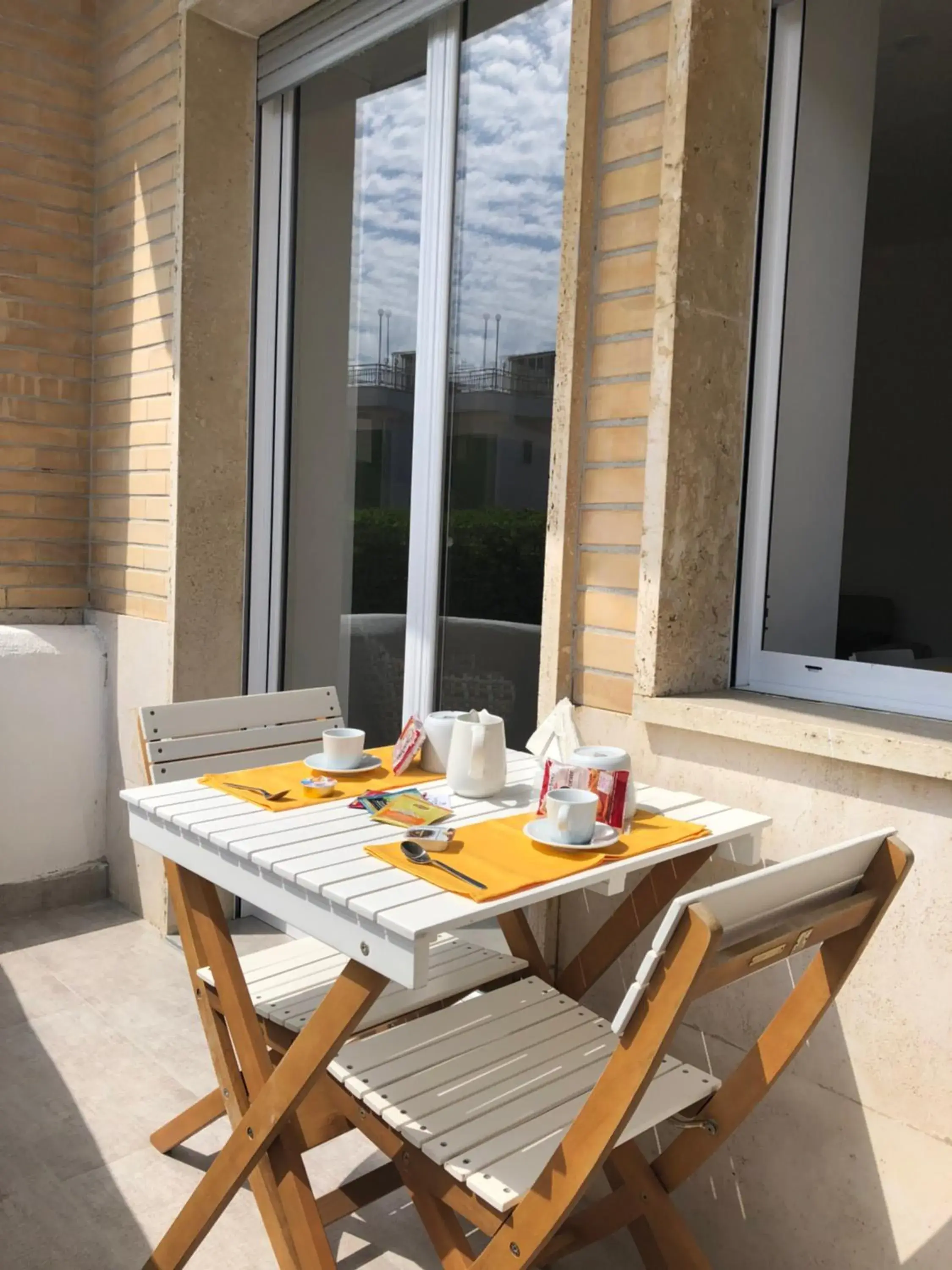 Apartment with Balcony in La Via del Mare Apartment with Balcony in La Via del Mare