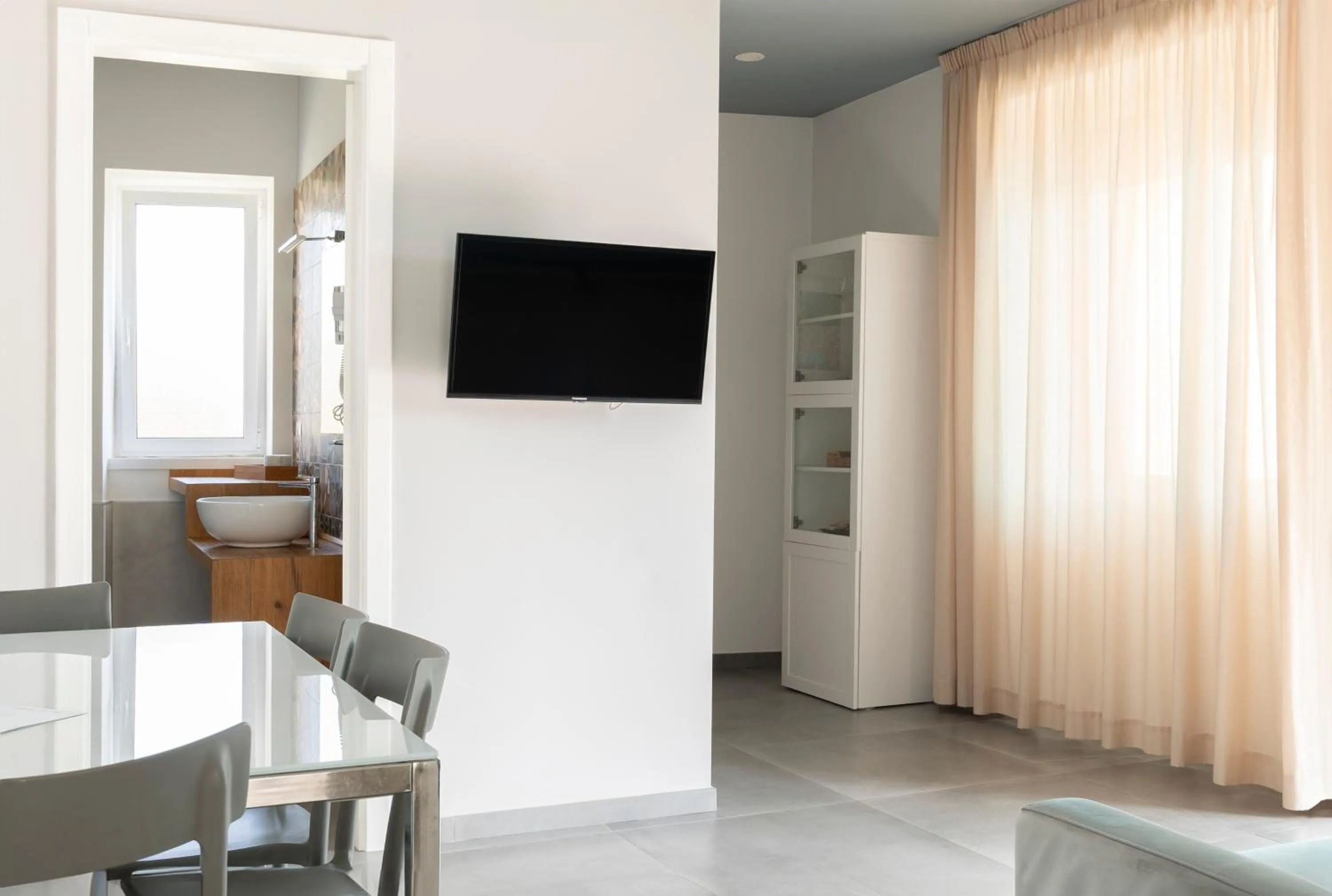 Communal lounge/ TV room in La Via del Mare