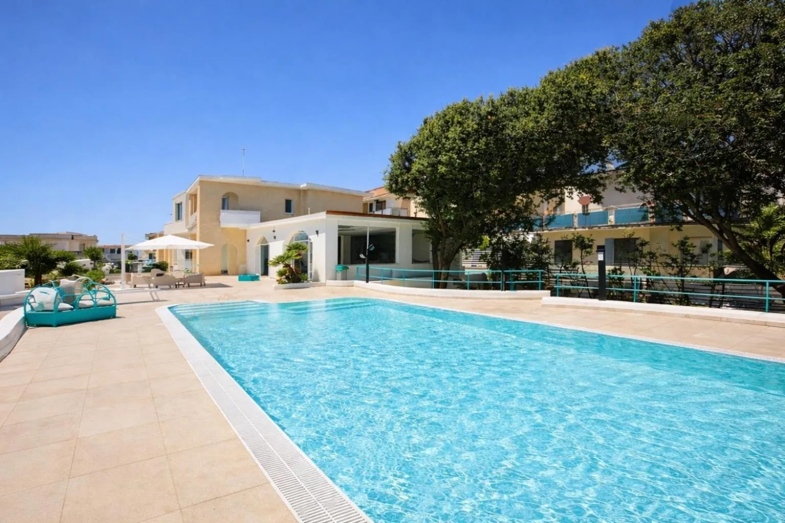 Swimming pool in La Via del Mare