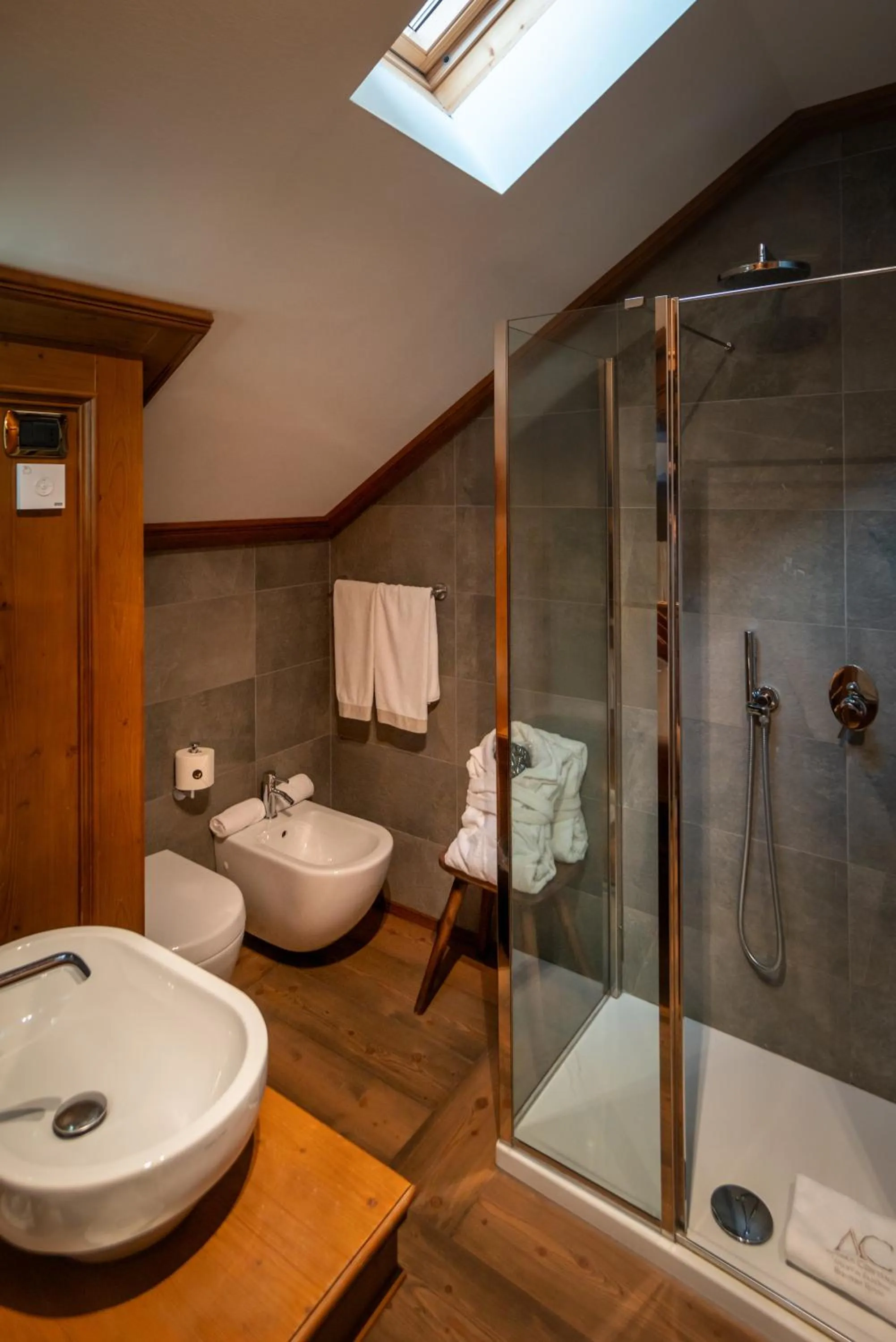 Shower in Ambra Cortina Luxury&Fashion Hotel