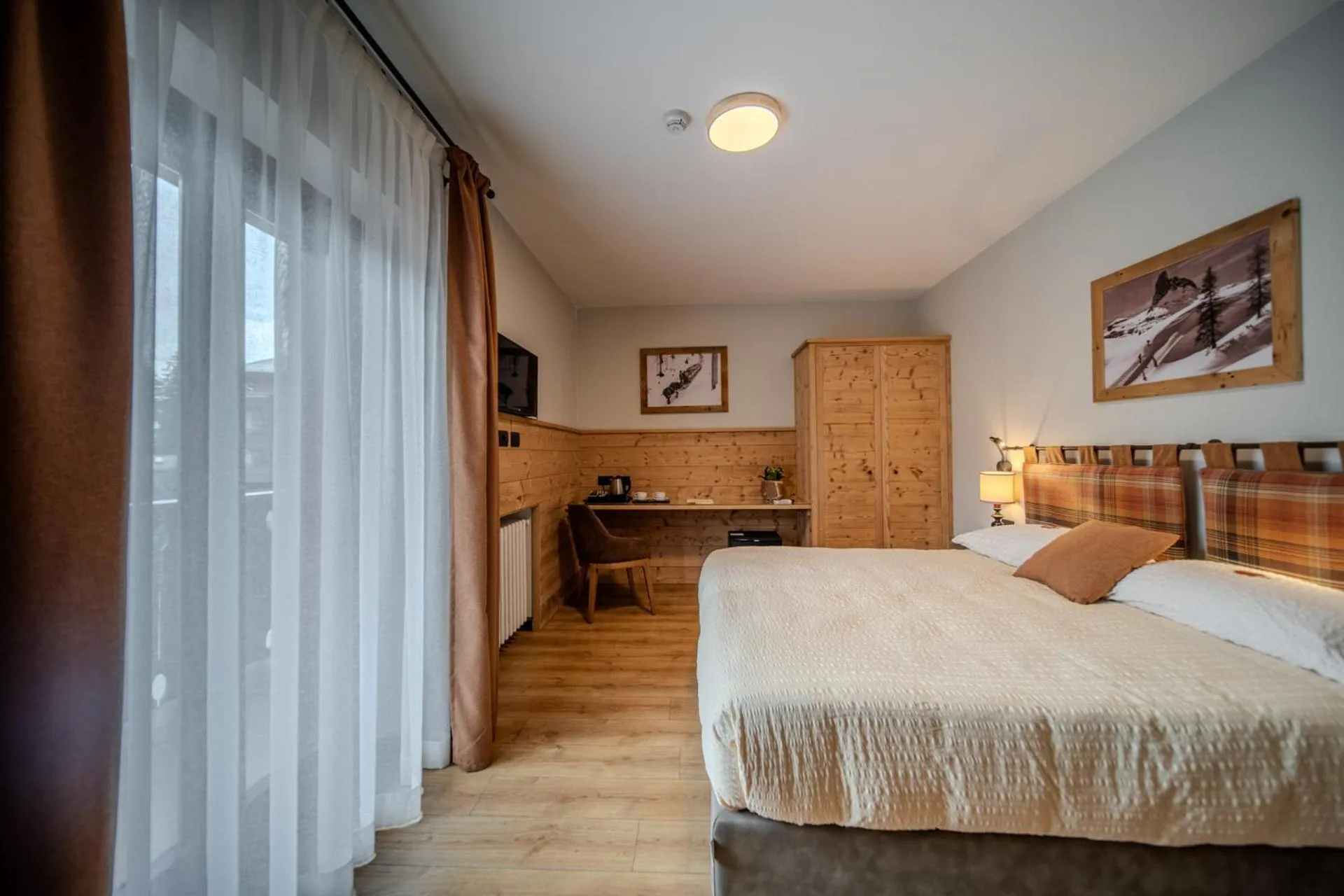 Bedroom, Bed in Hotel Panda Cortina- ricarica auto elettriche