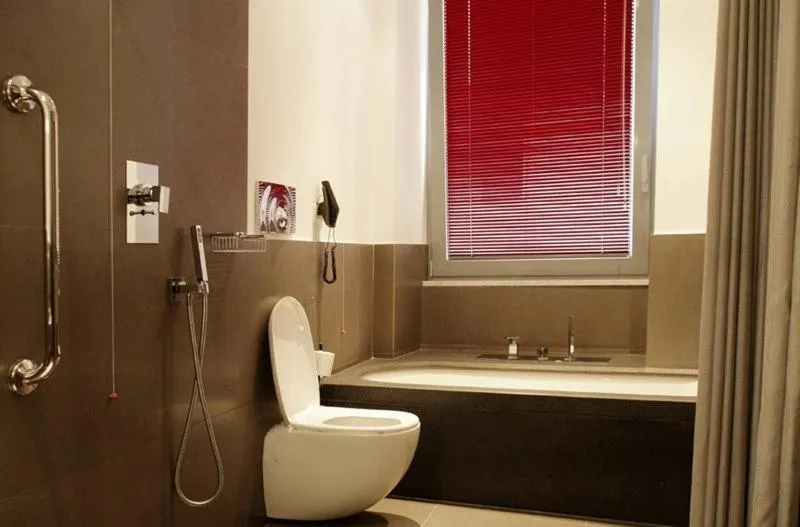 Toilet in Culture Hotel Centro Storico