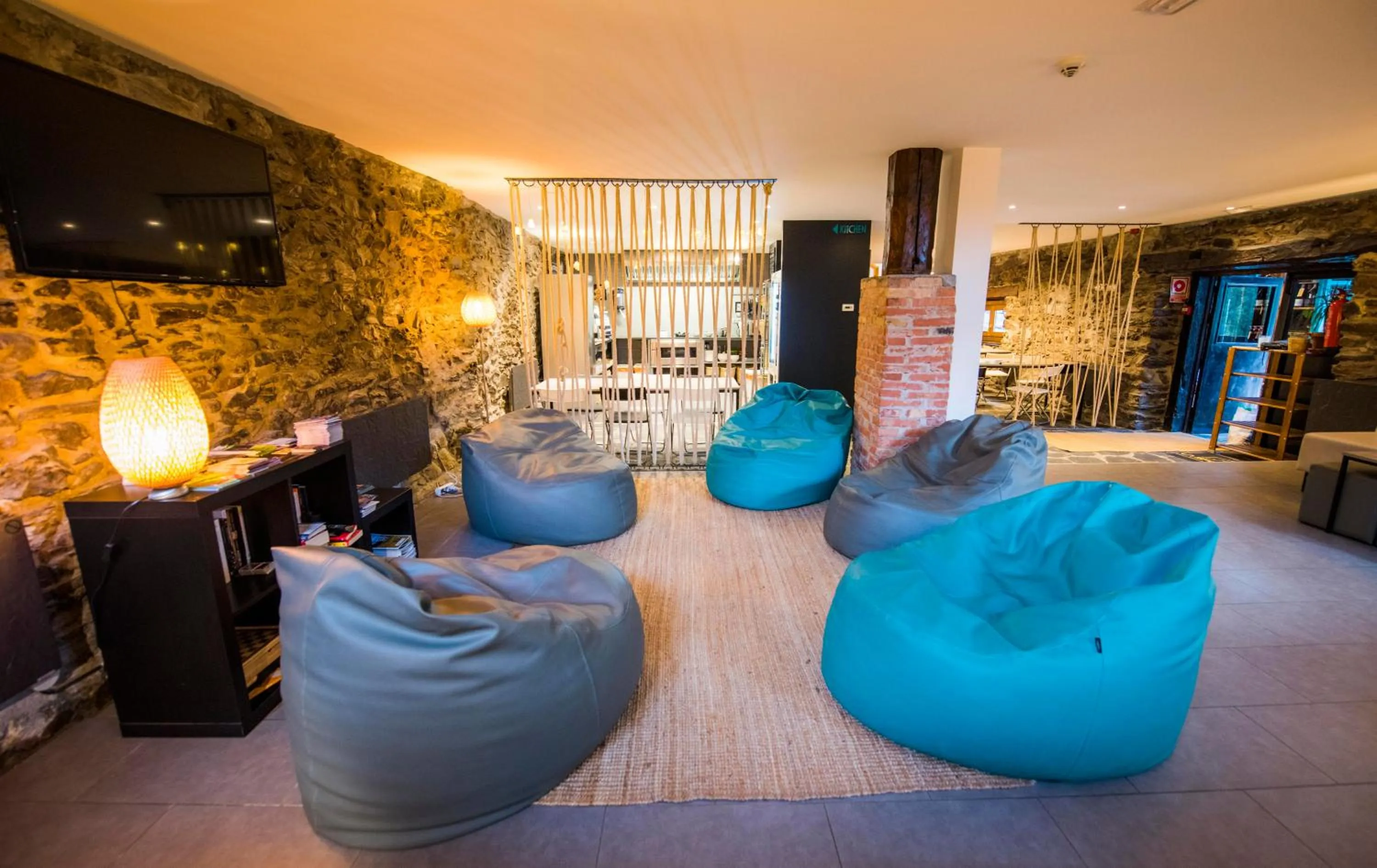 Communal lounge/ TV room in Mountain Hostel Tarter