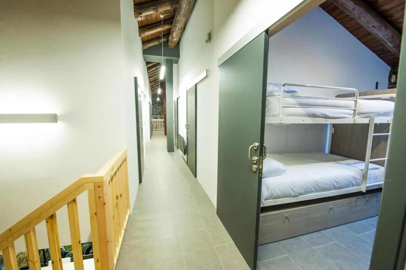 Decorative detail, Bed in Mountain Hostel Tarter