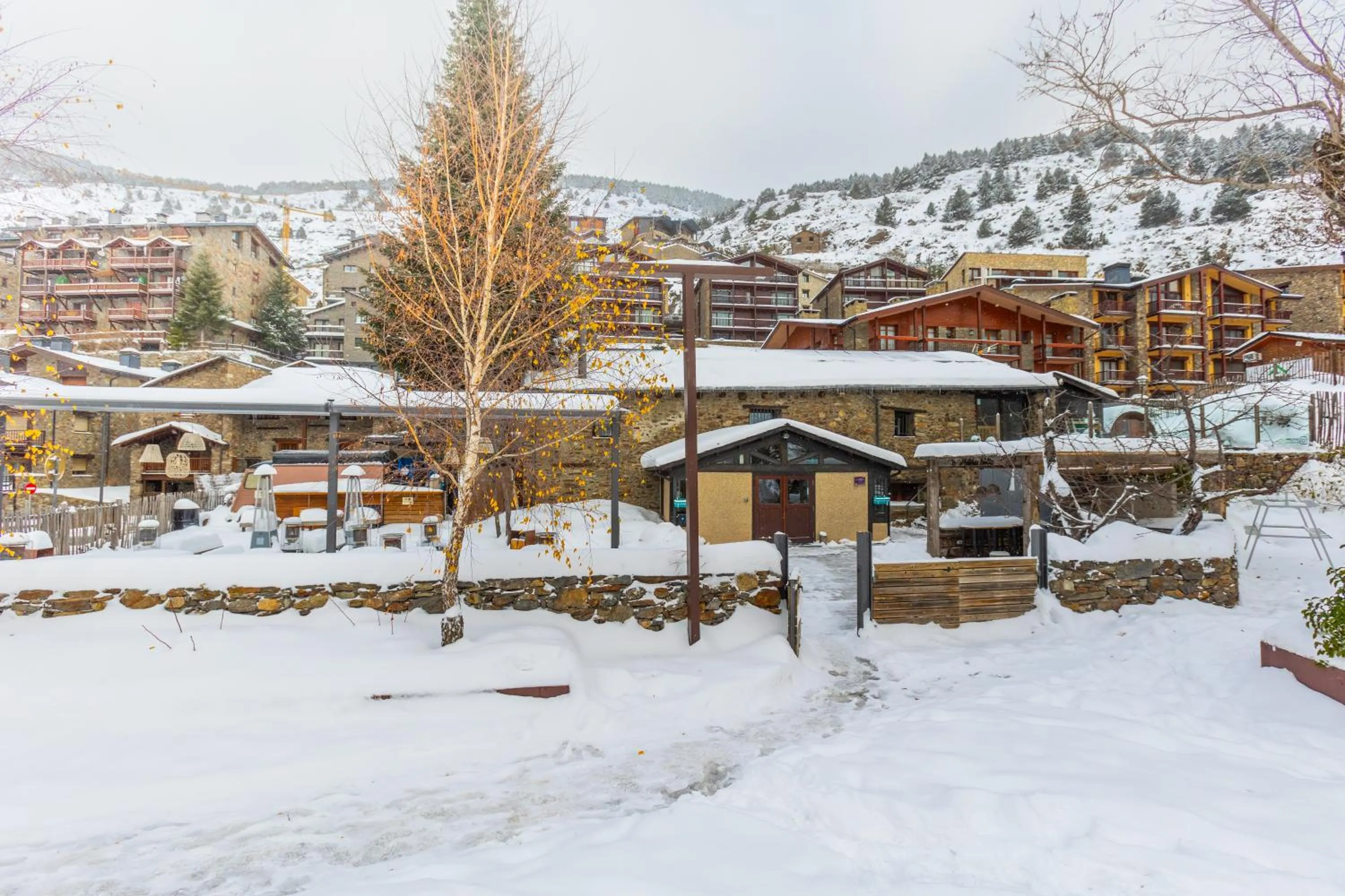 Property building in Mountain Hostel Tarter