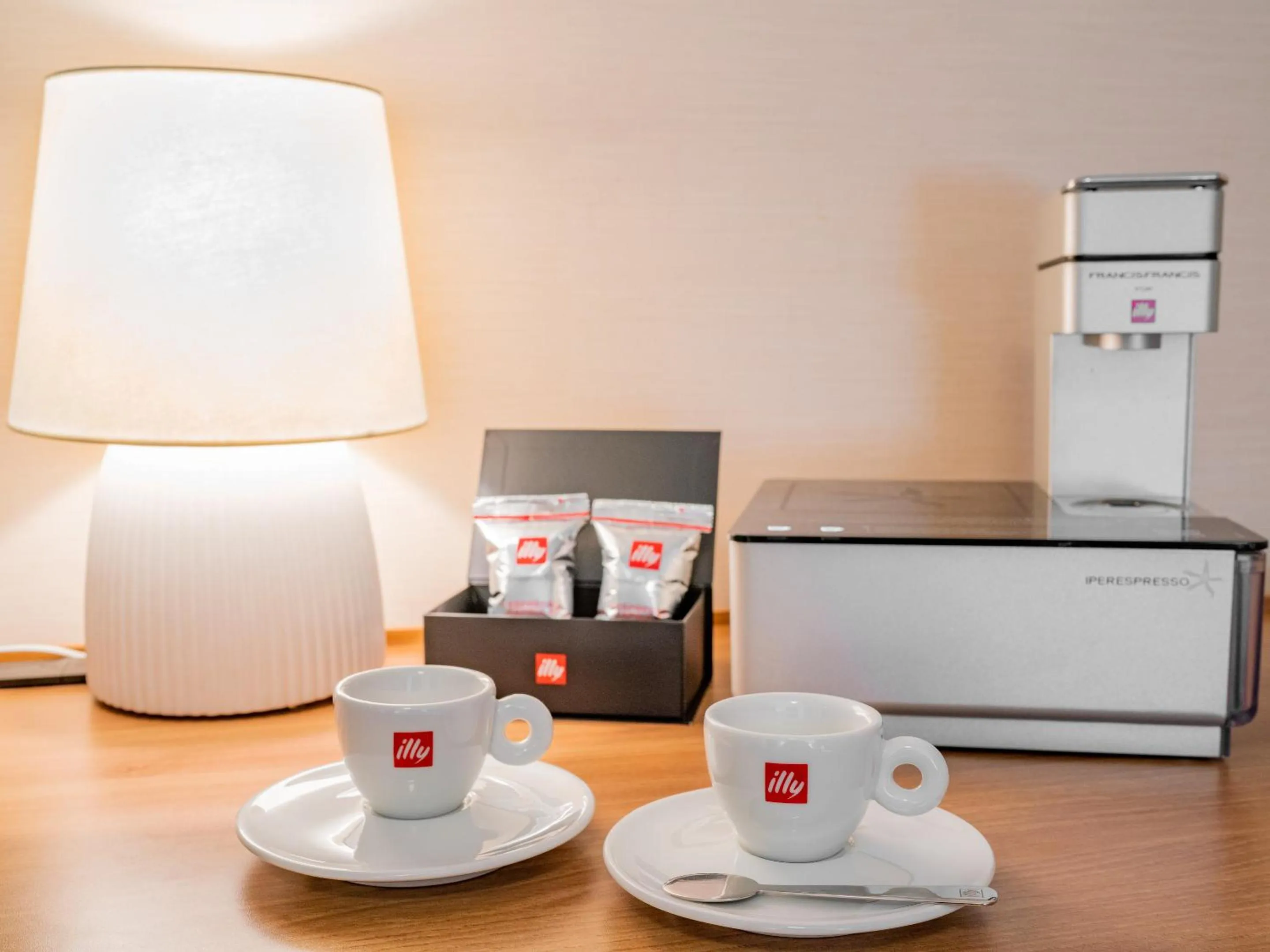 Coffee/tea facilities in Keio Plaza Hotel Tama