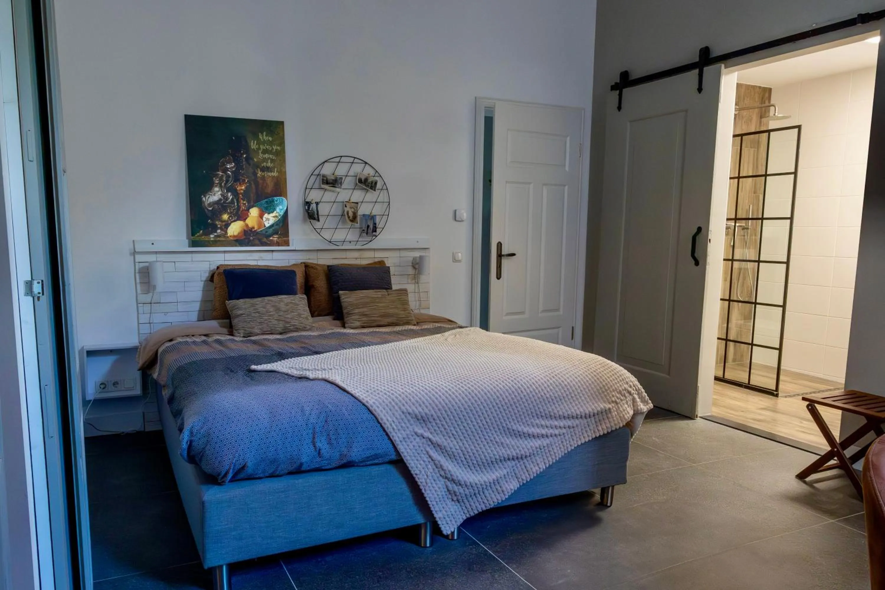 Bed in "In de Kloosterhof" Gratis privé parkeren