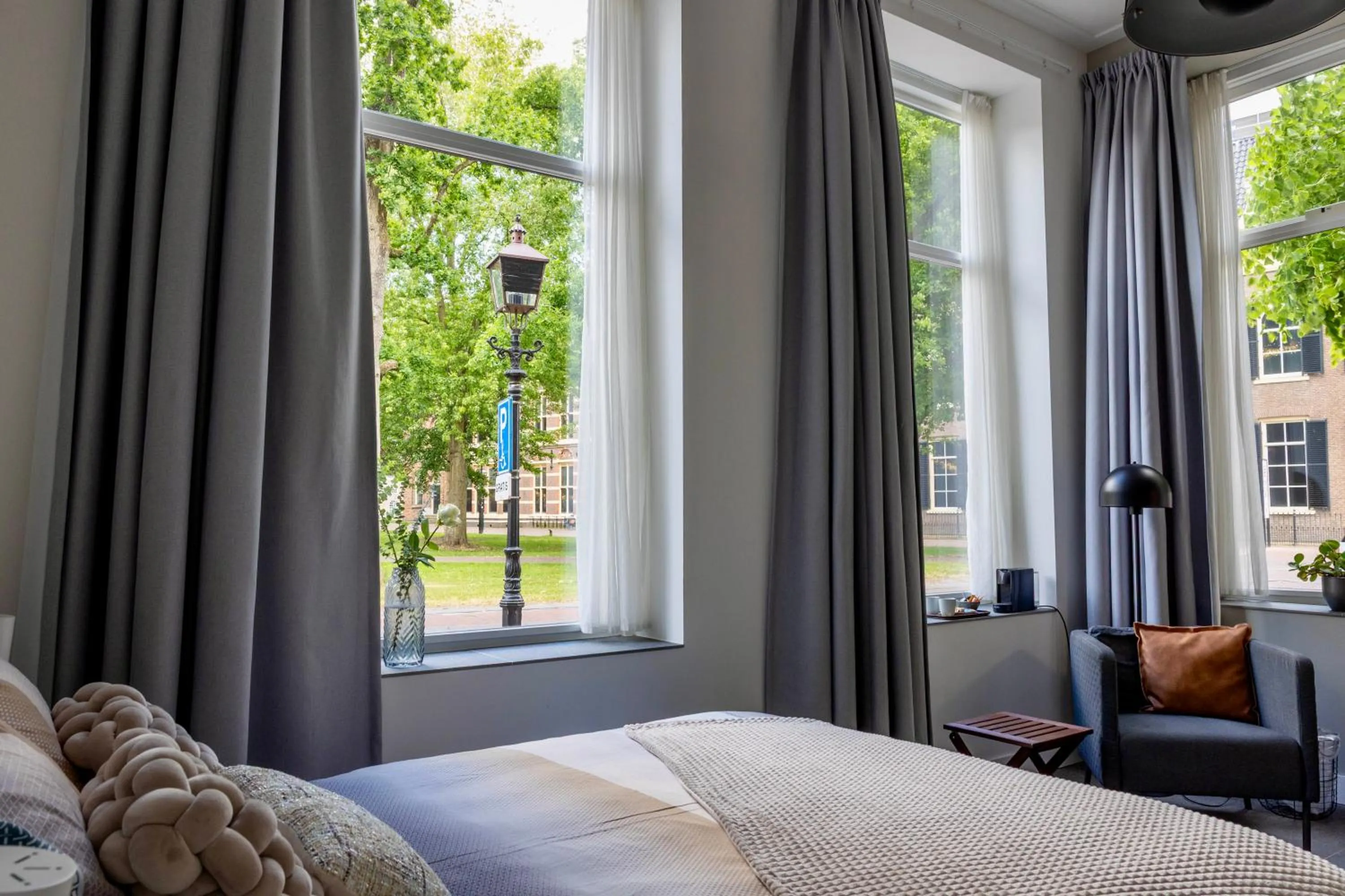 Bed in "In de Kloosterhof" Gratis privé parkeren