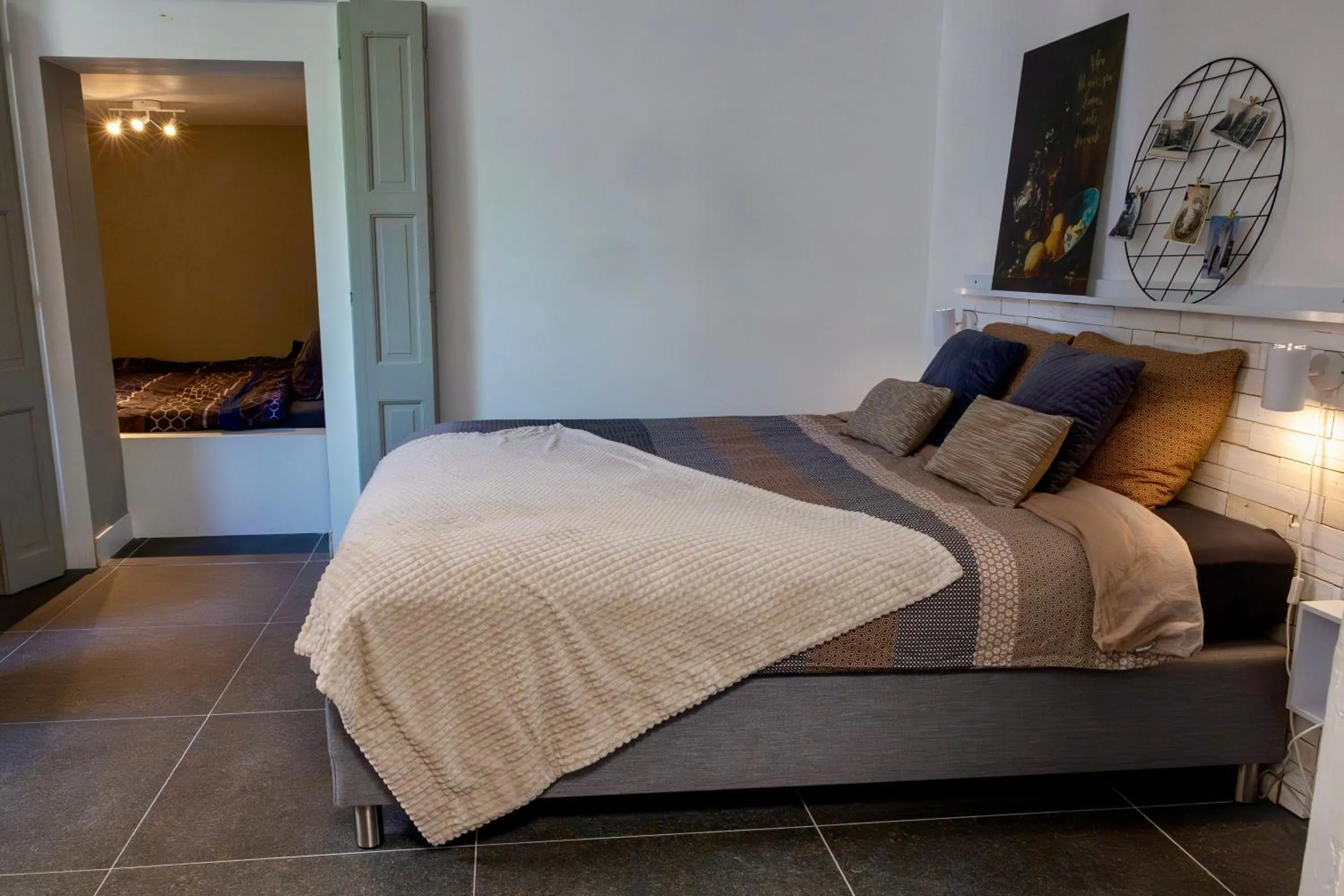 Bed in "In de Kloosterhof" Gratis privé parkeren