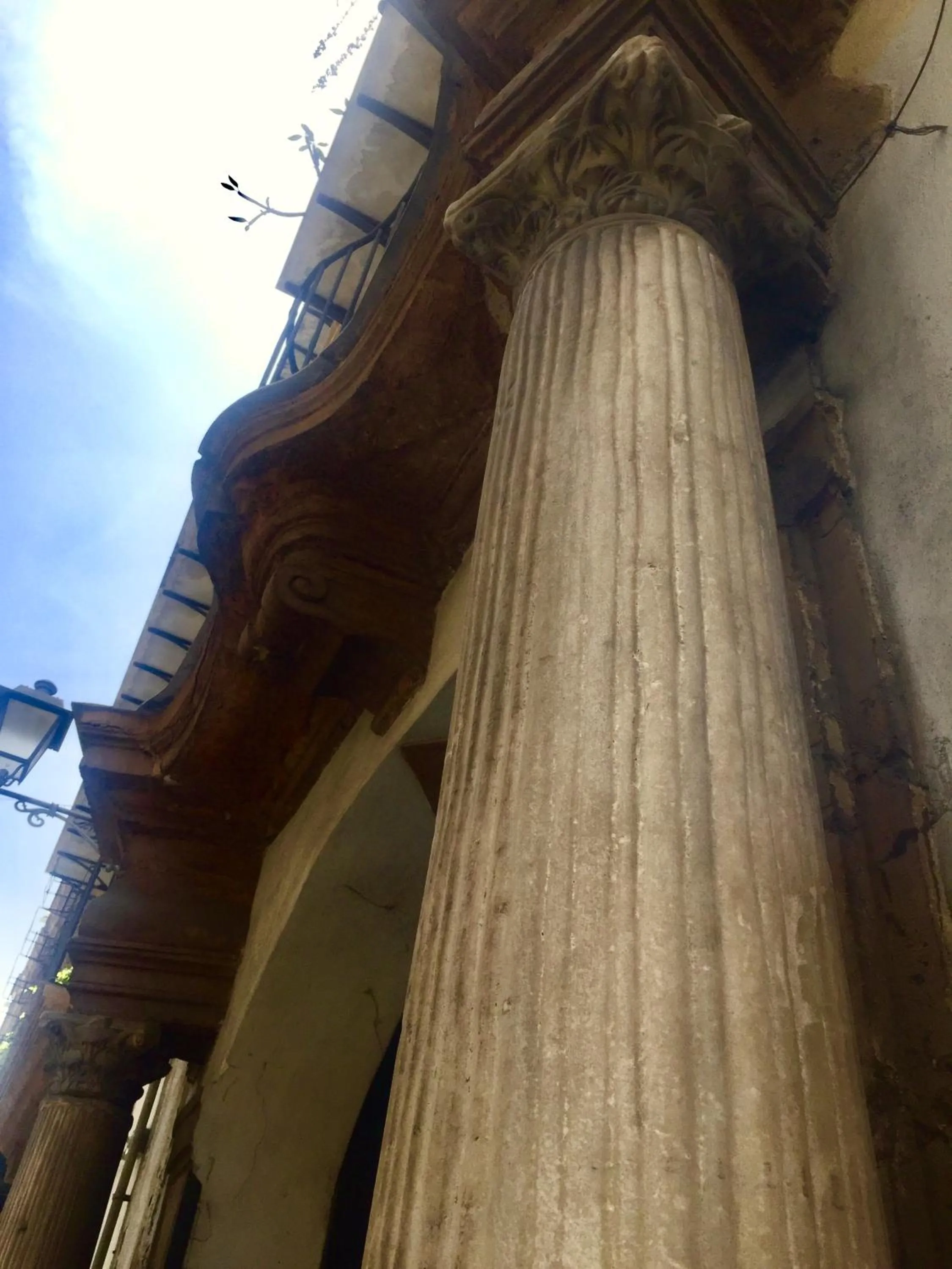 Property building in Ai Tre Mercati