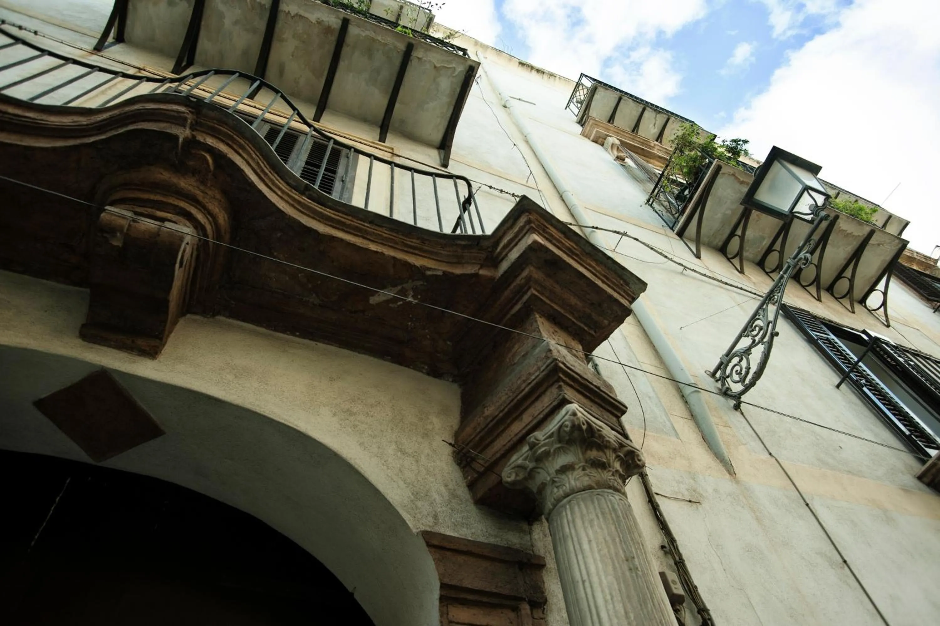 Property building in Ai Tre Mercati