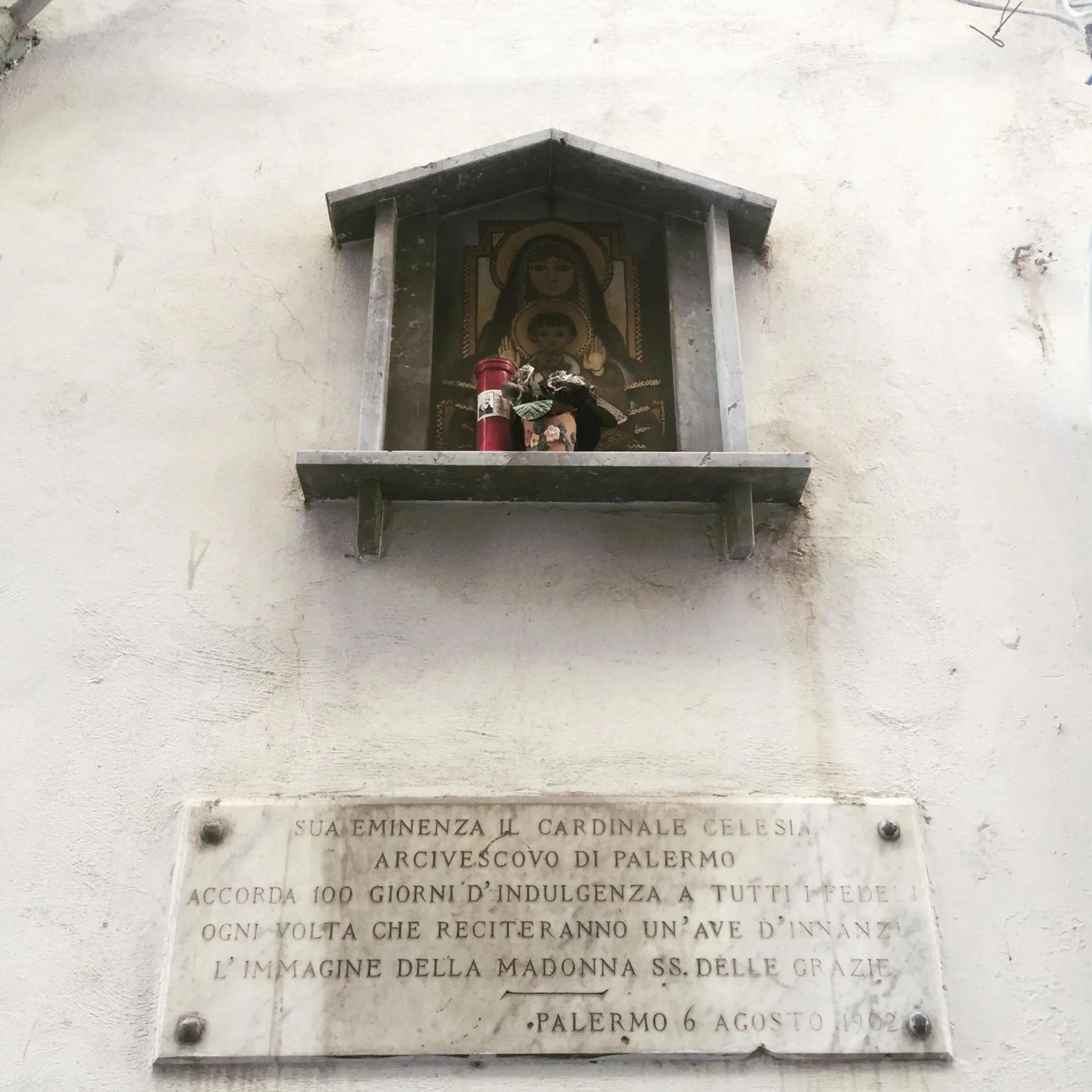 Property building in Ai Tre Mercati