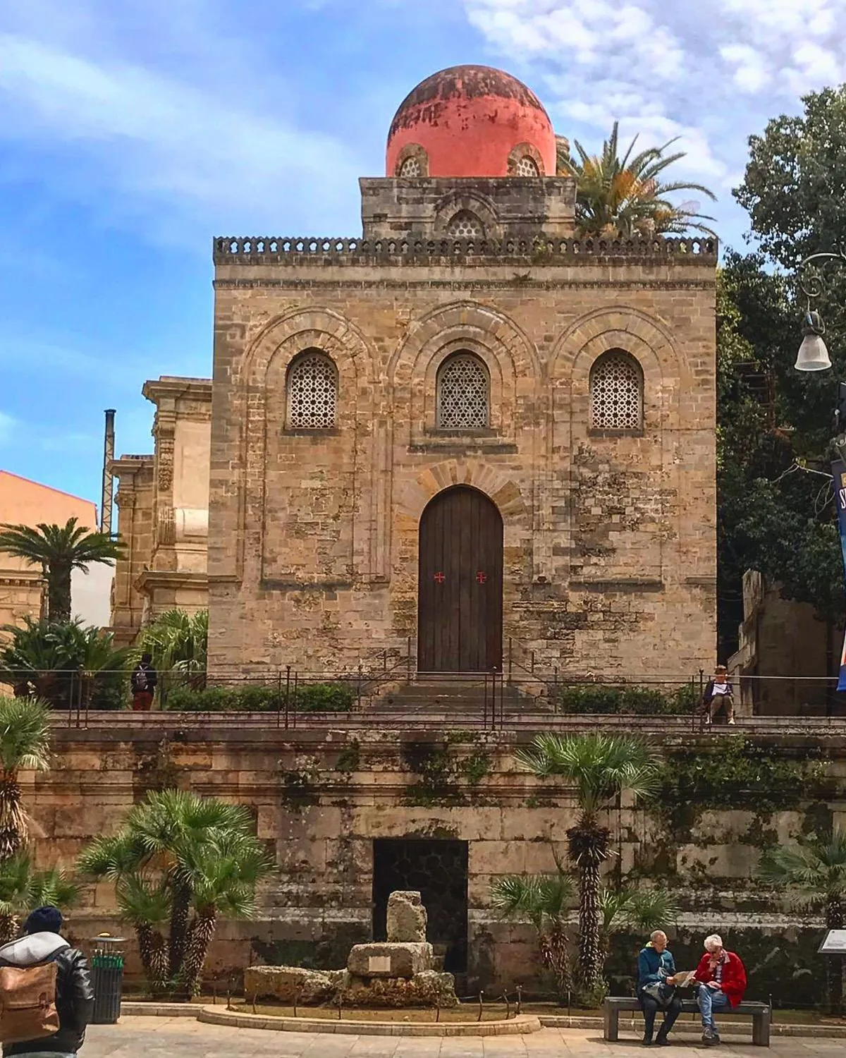 Nearby landmark in Ai Tre Mercati