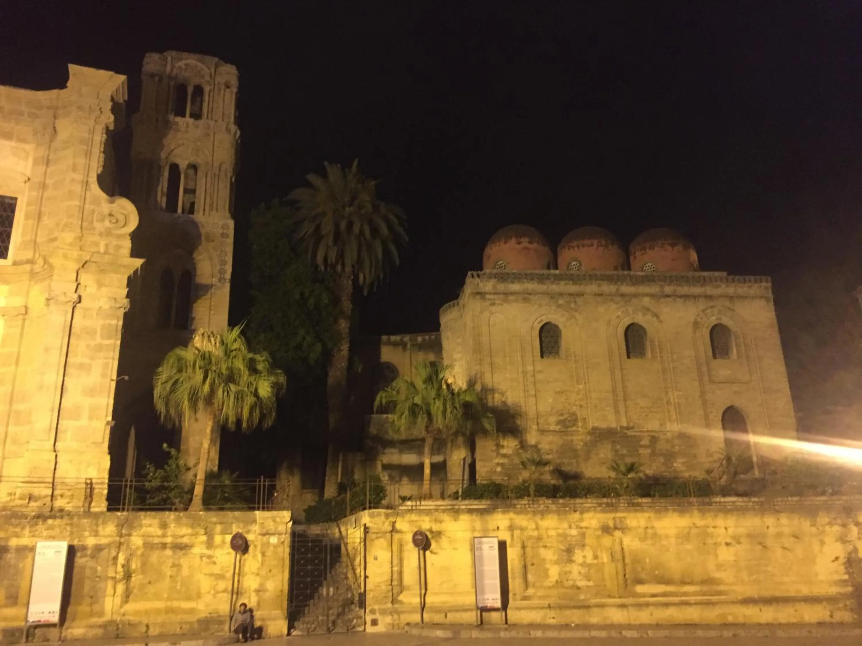 Nearby landmark in Ai Tre Mercati