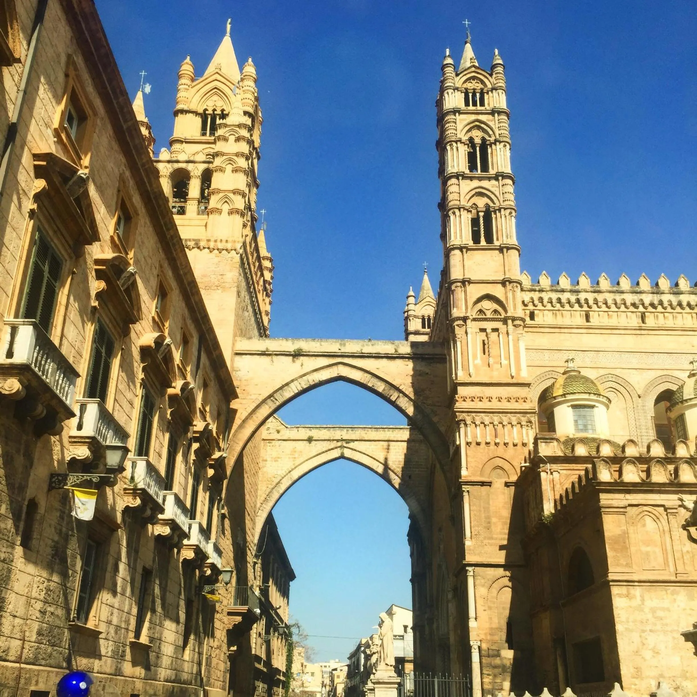 Nearby landmark in Ai Tre Mercati