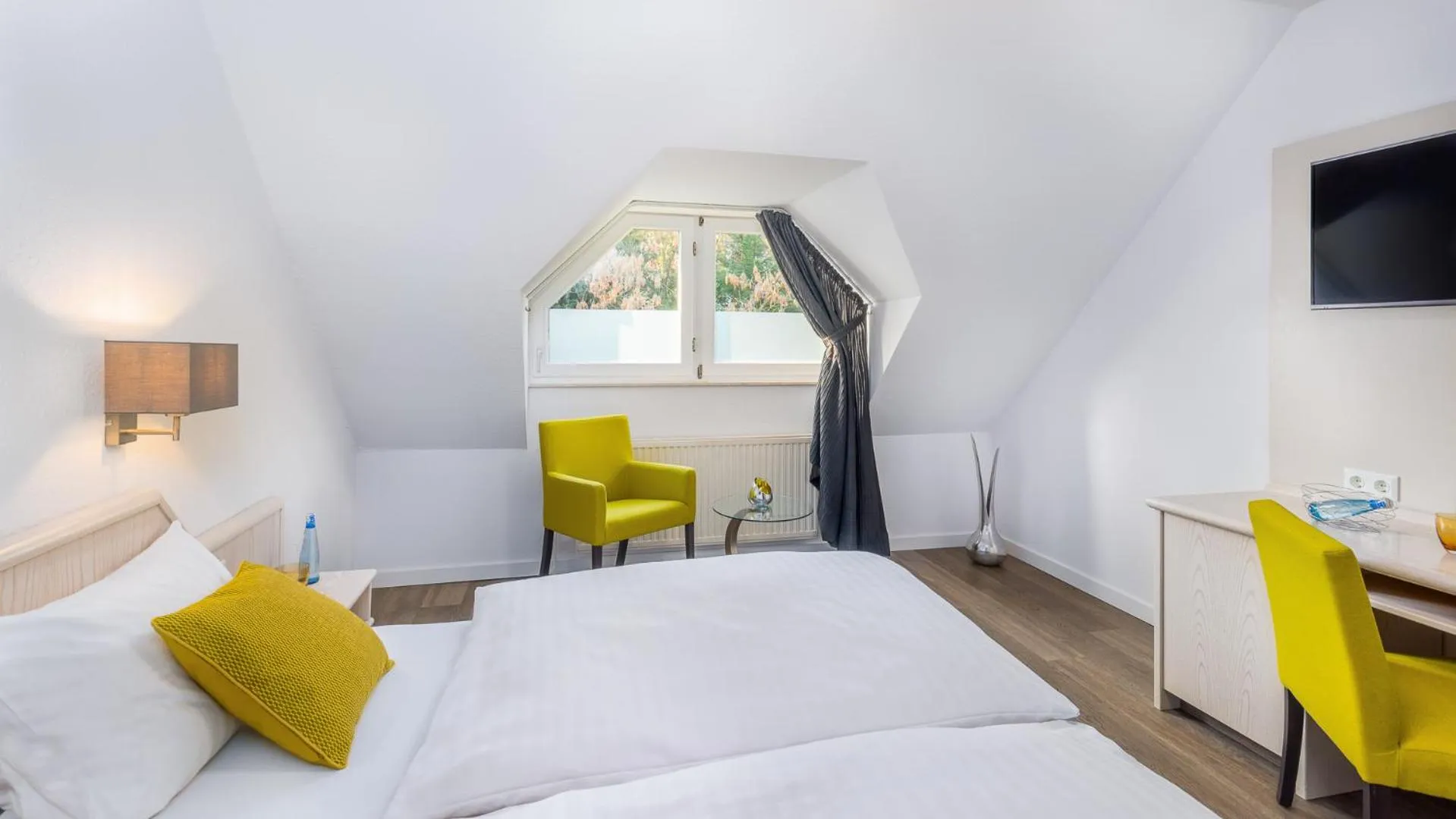 Bed in Hotel Zur Krone