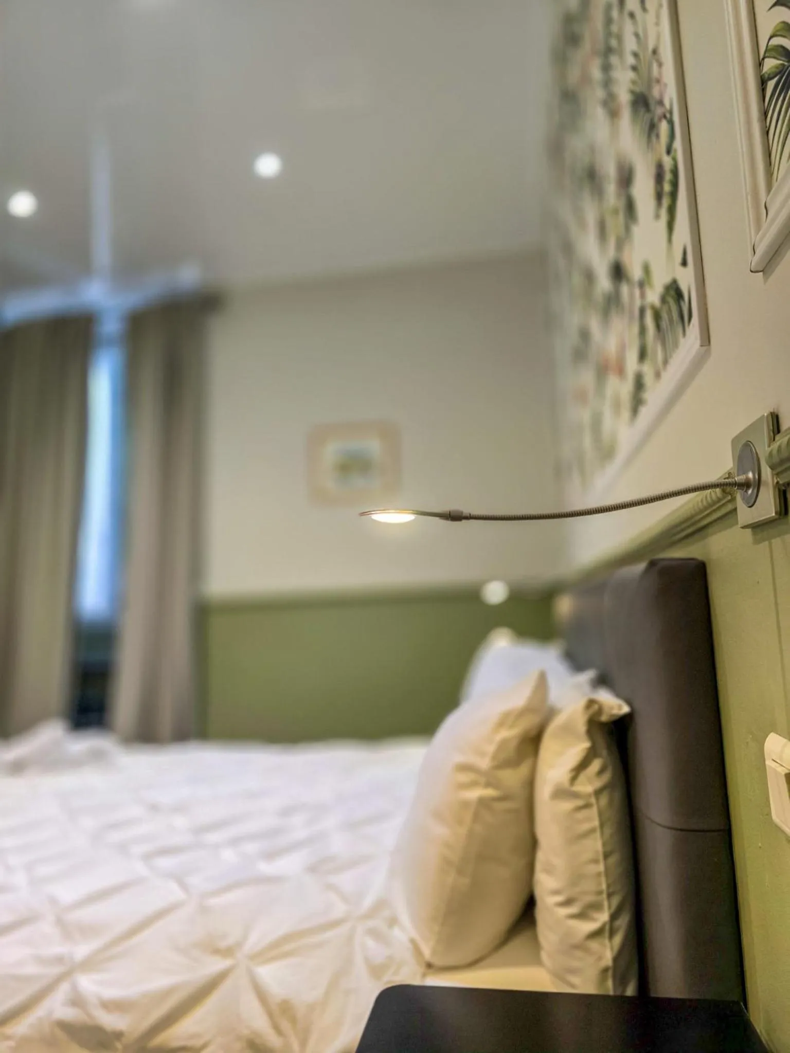 Bed in Hôtel Les Voyageurs