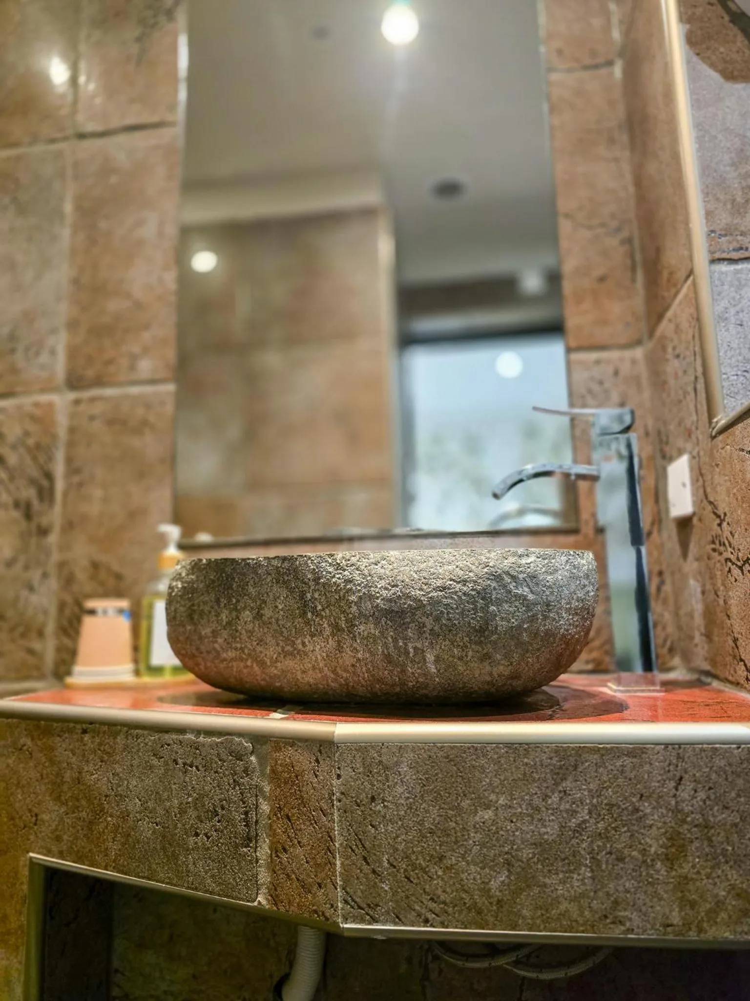 Shower in Hôtel Les Voyageurs