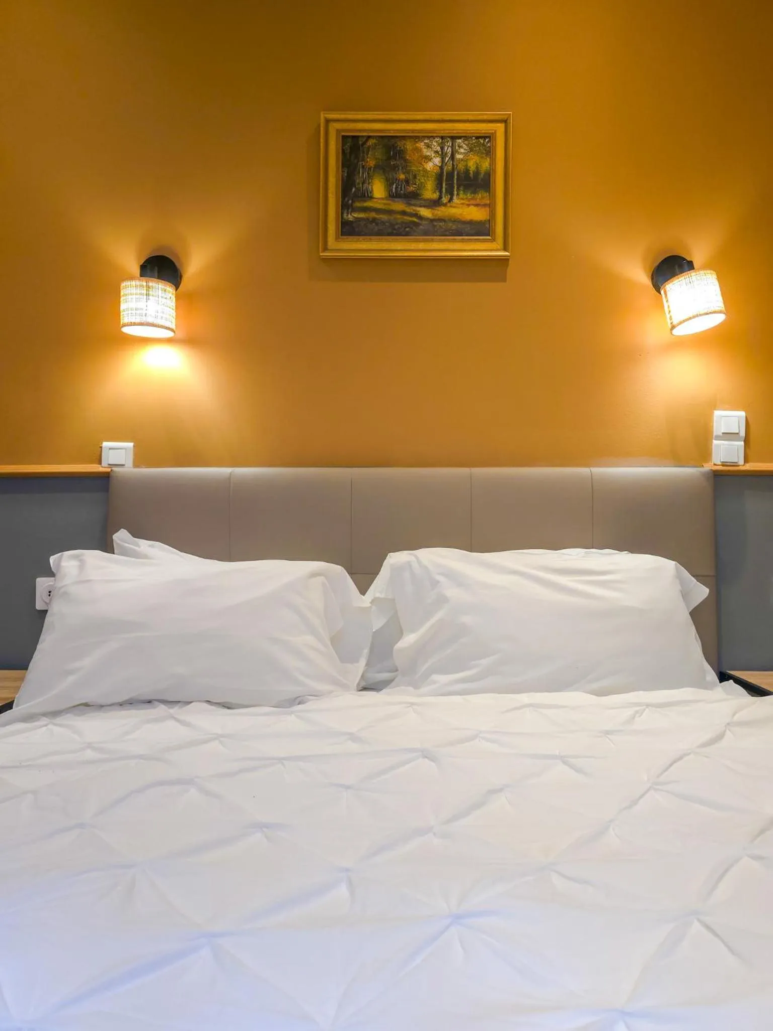 Bed in Hôtel Les Voyageurs