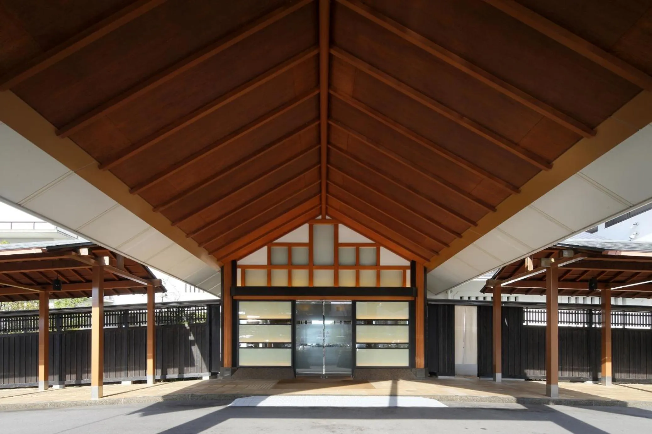 Facade/entrance in Shoho