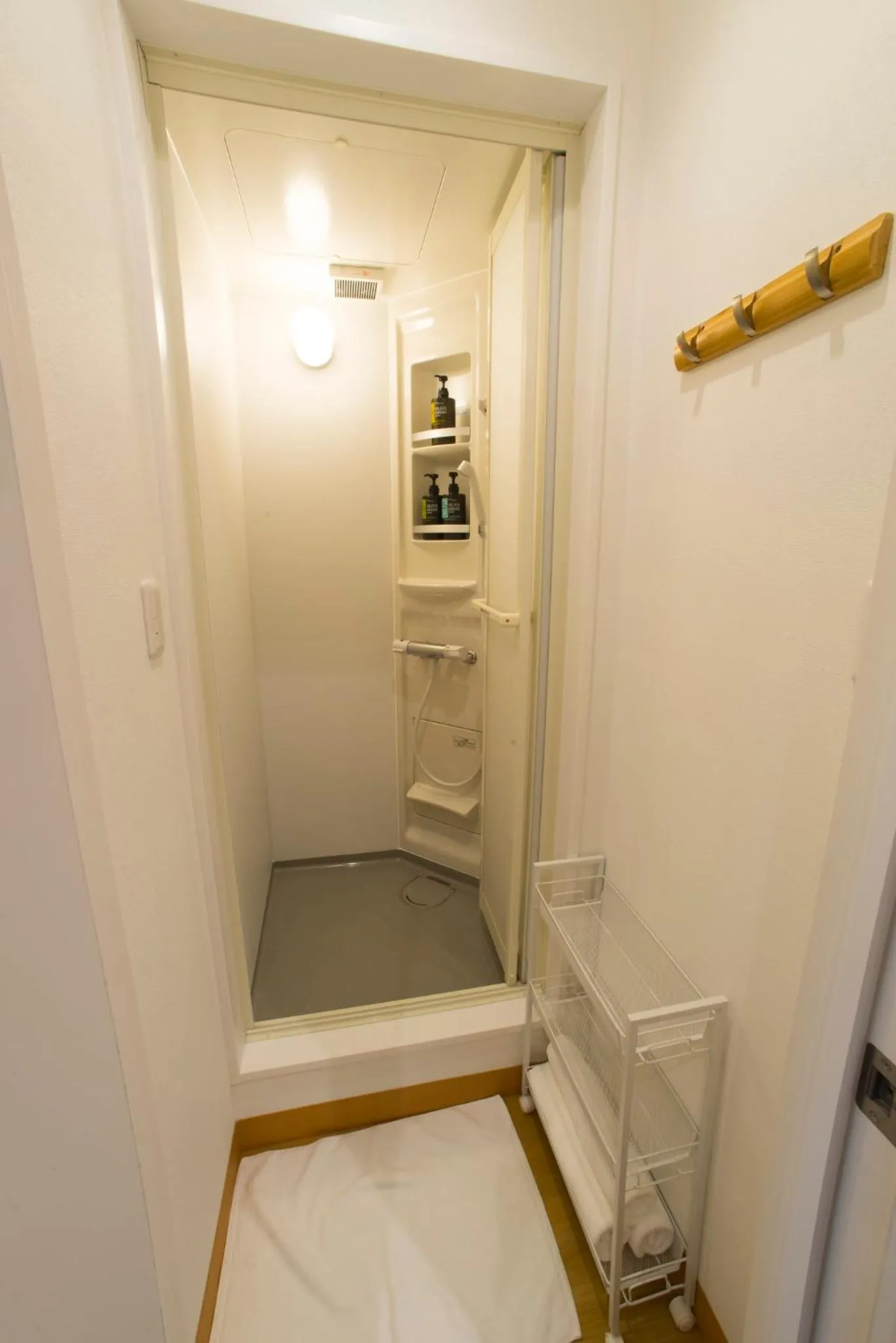 Shower in HOSTEL SunTerrace Ishigaki