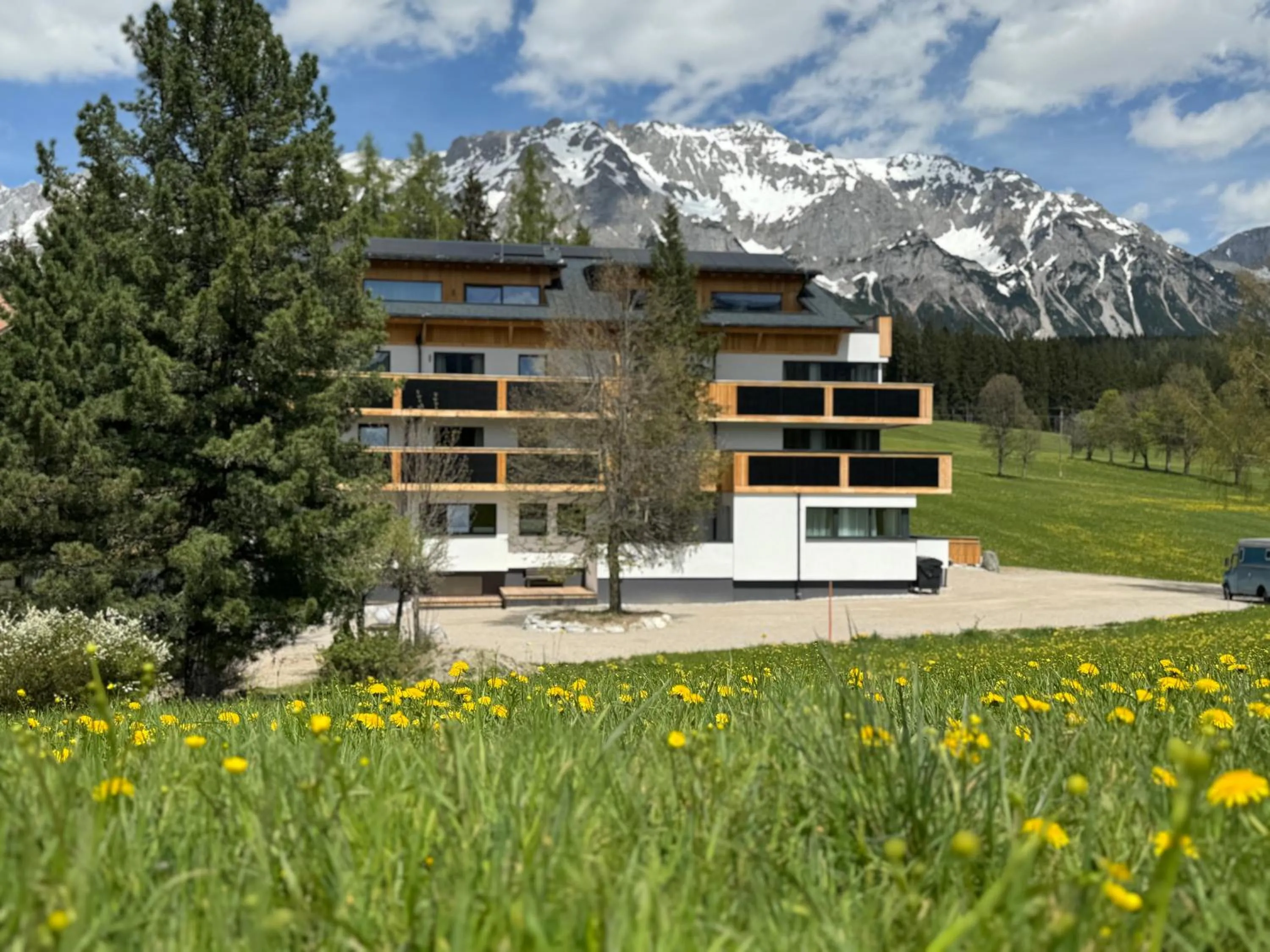 Property building in Waldrand Apartments