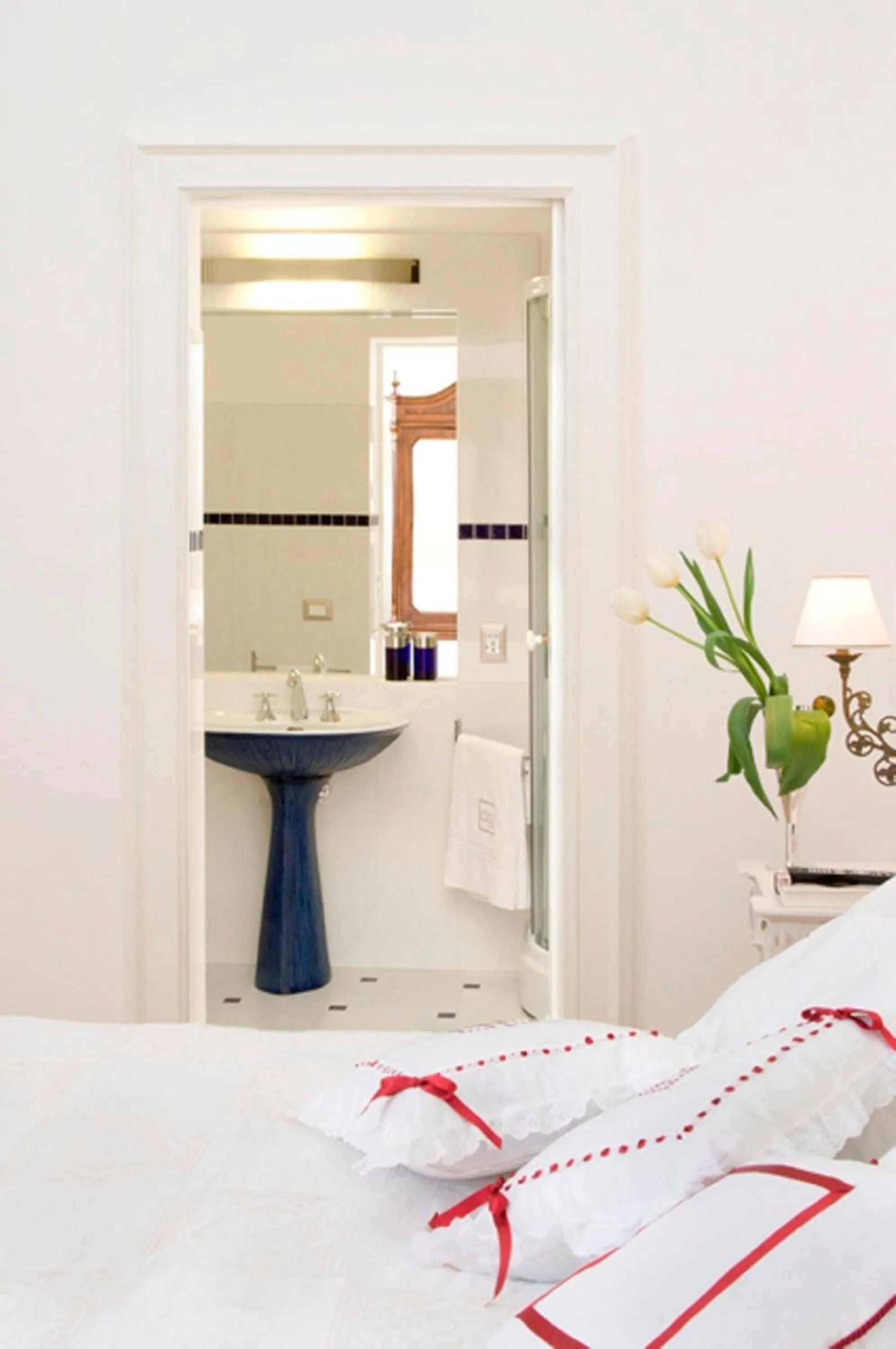 Bathroom, Bed in Palazzo De Giorgi B&B