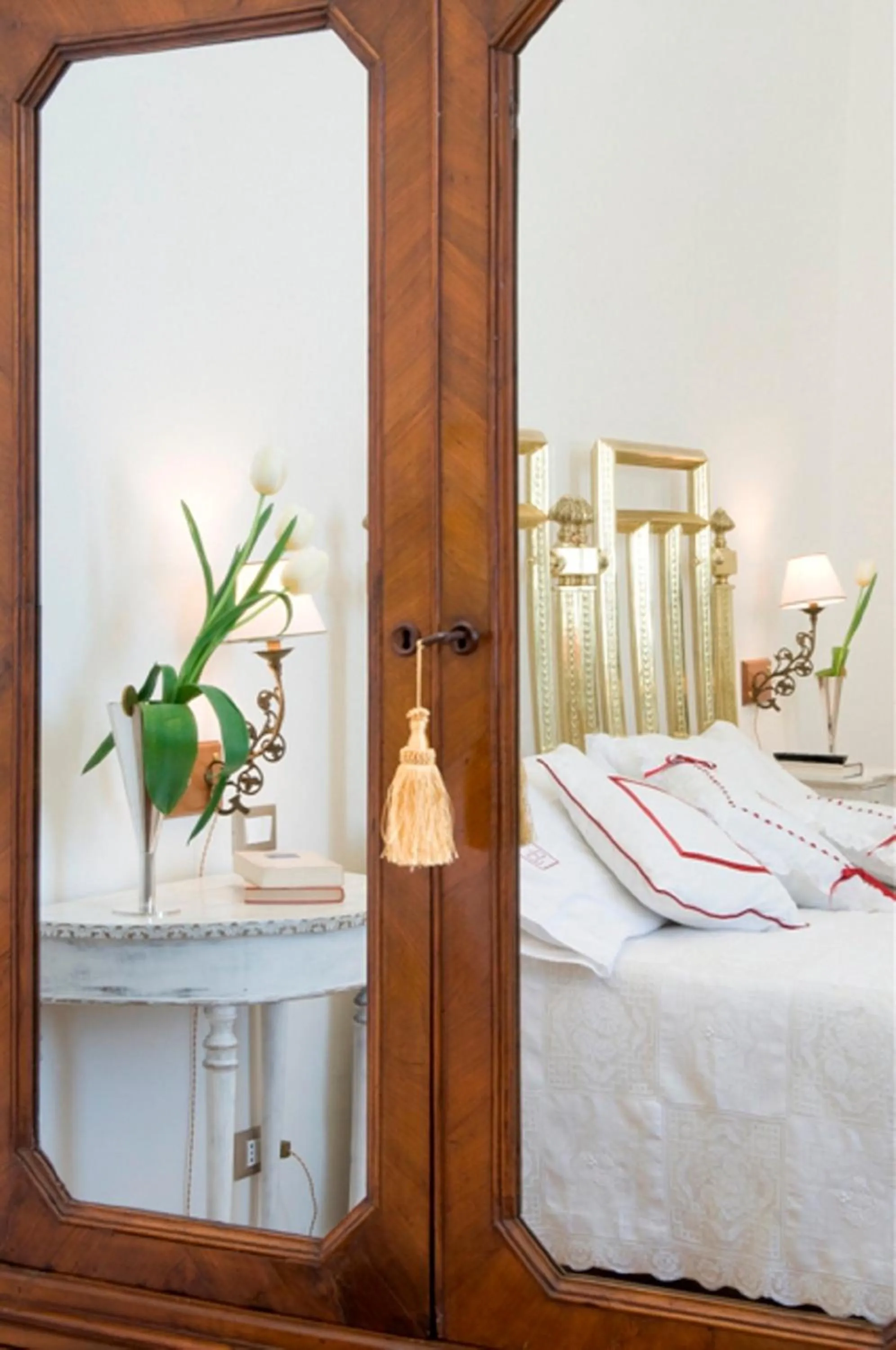 wardrobe, Bed in Palazzo De Giorgi B&B