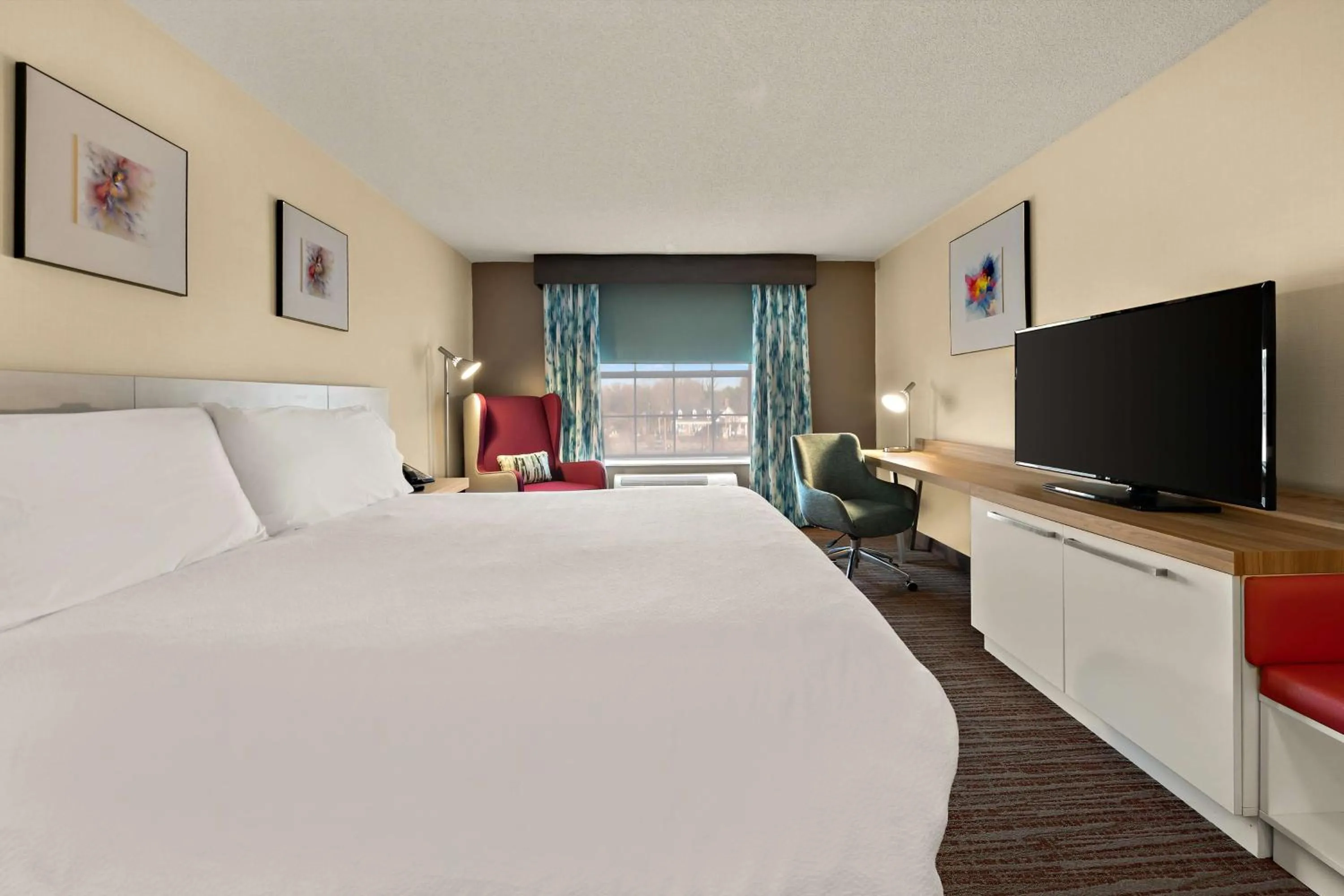 Bed in Hilton Garden Inn Williamsburg