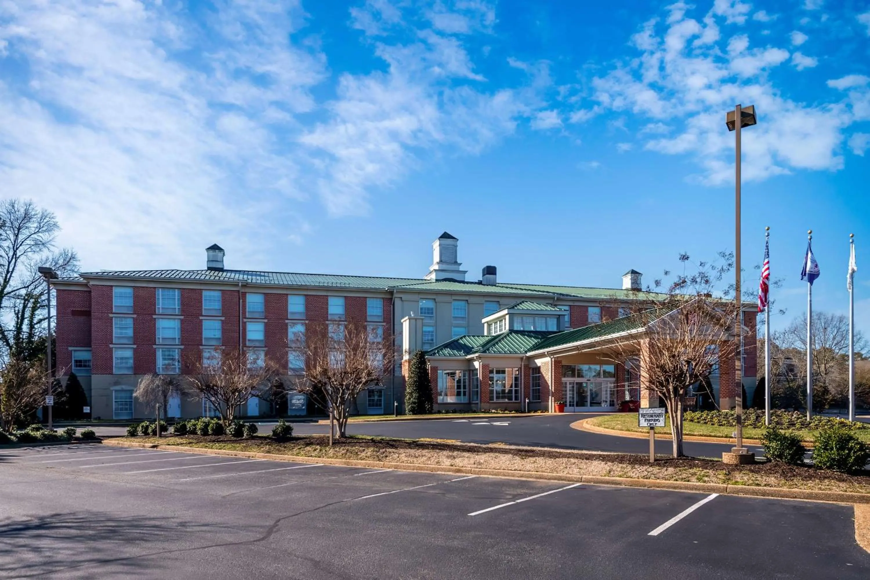 Property building in Hilton Garden Inn Williamsburg