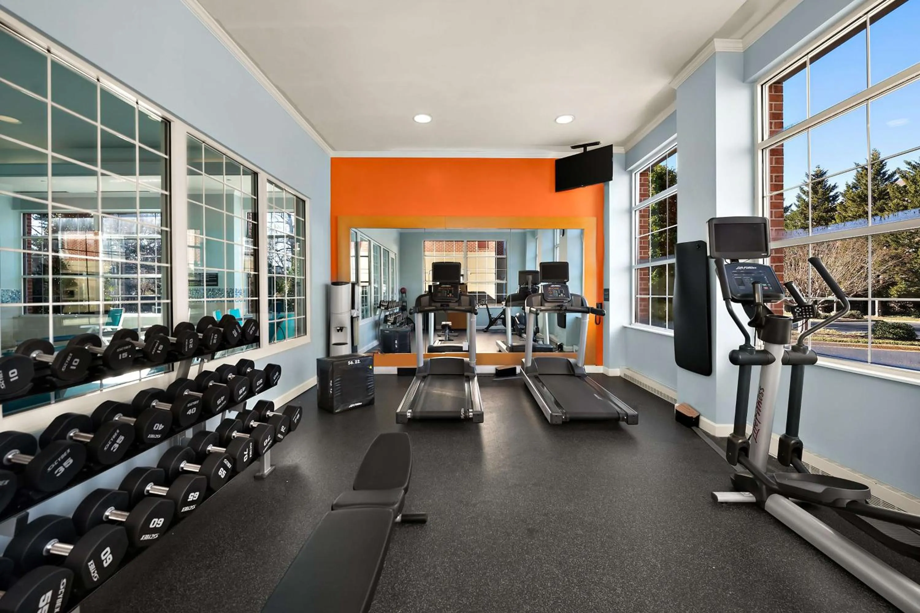 Fitness centre/facilities in Hilton Garden Inn Williamsburg