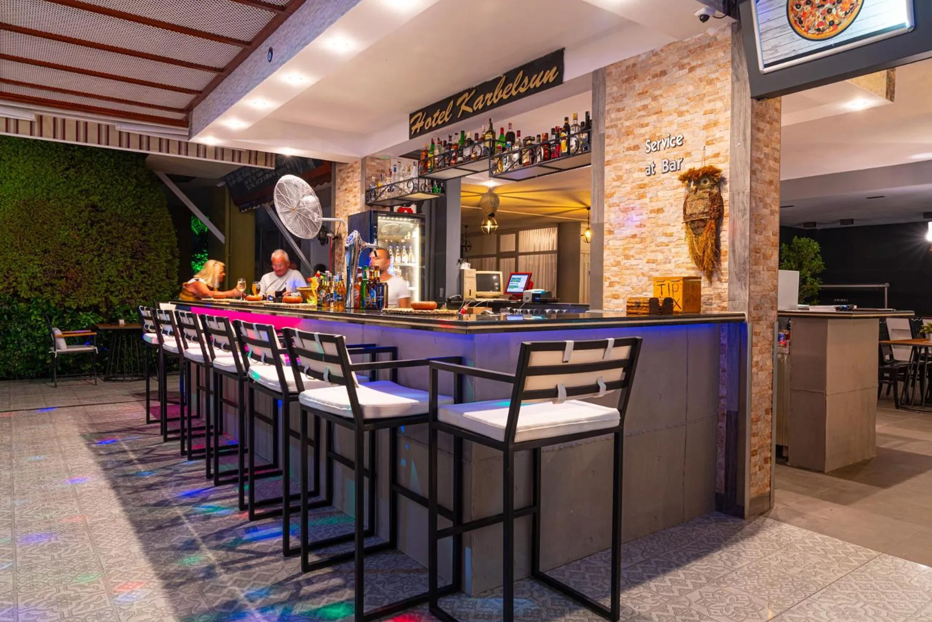 Lounge or bar in Hotel Karbel Sun