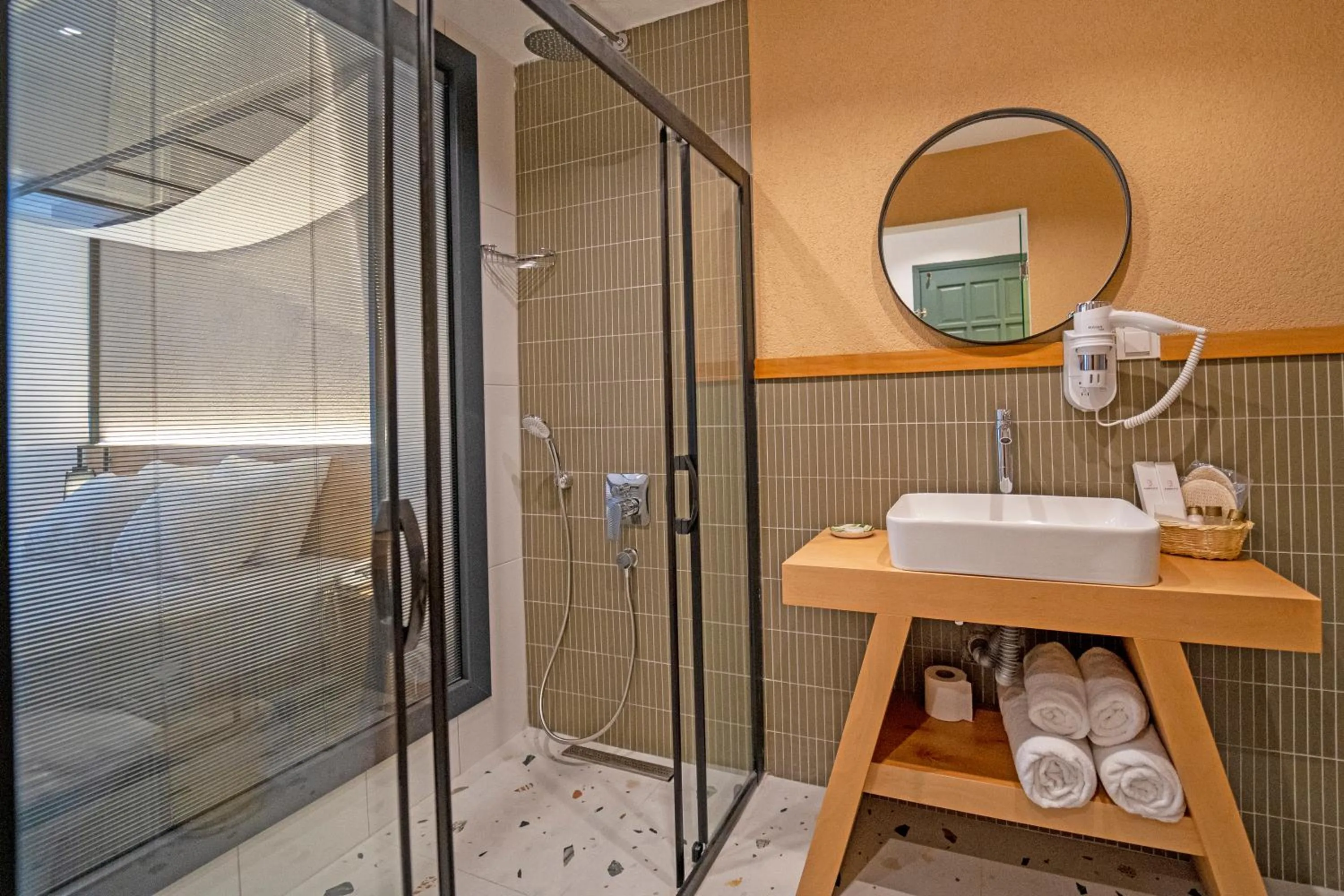 Shower in Hotel Karbel Sun