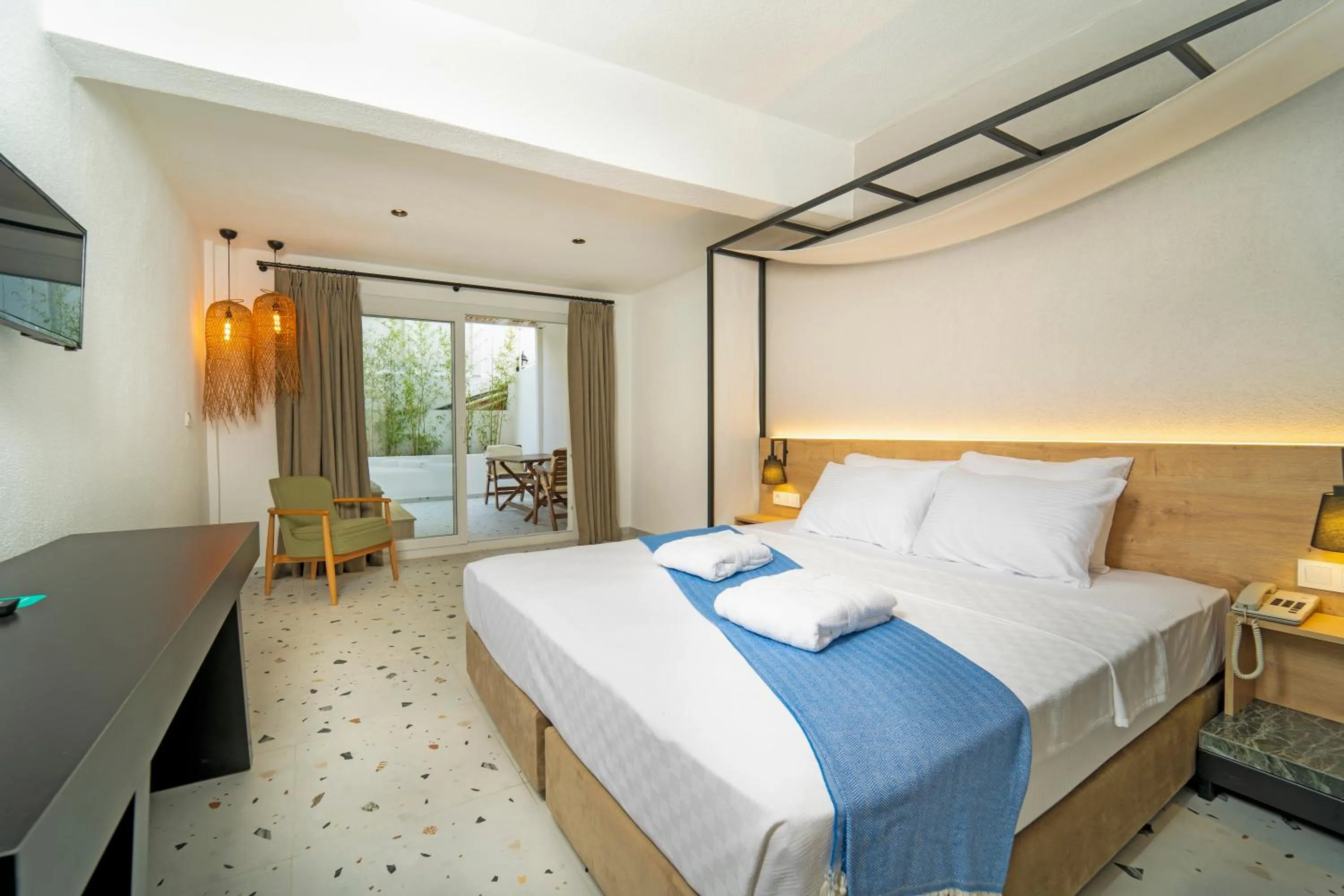 Bedroom, Bed in Hotel Karbel Sun