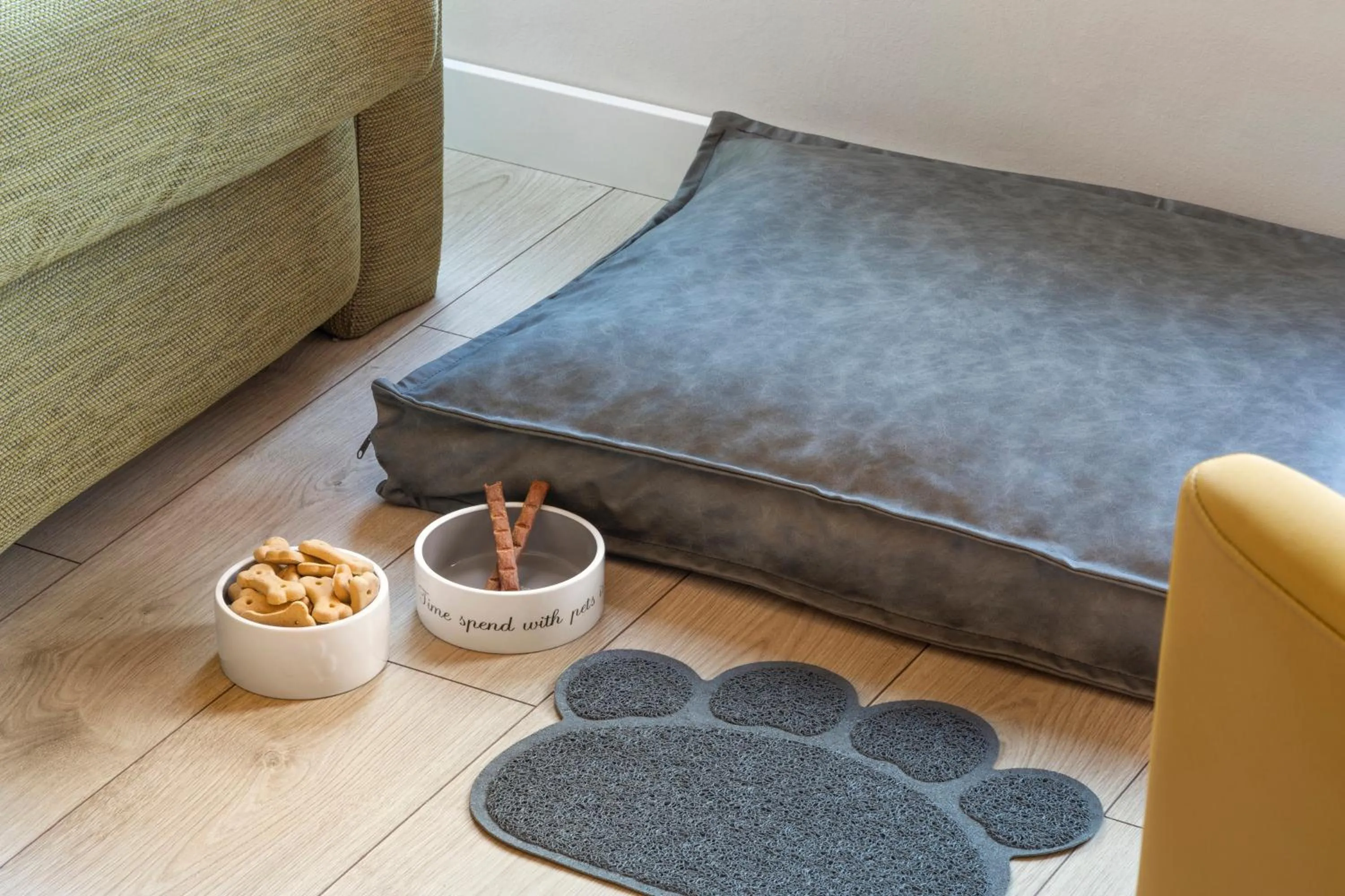 pet friendly, Bed in Melia Luxembourg